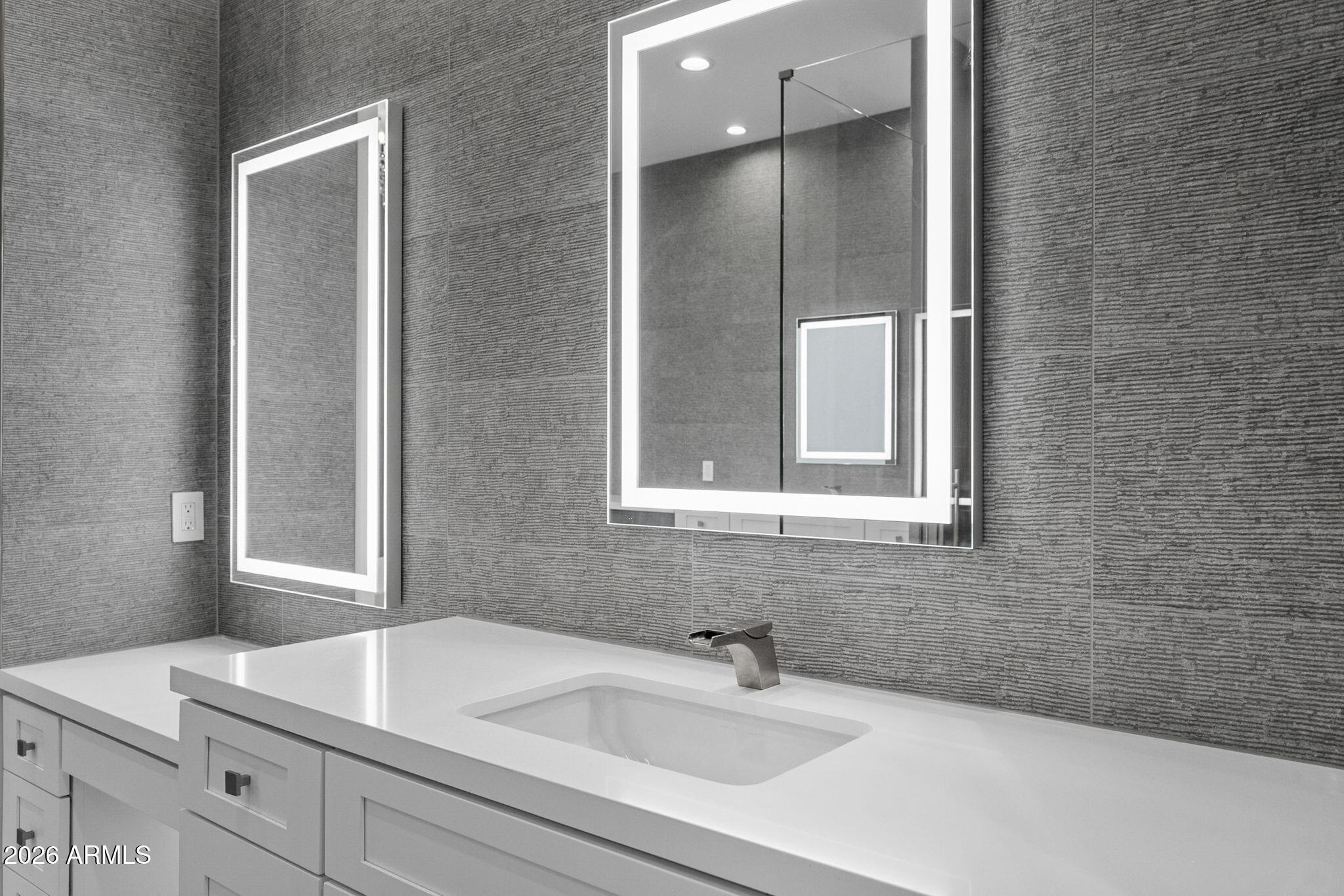 300 Lynx Creek Road Prescott, AZ 86303 - Photo 28 of 109 25-Primary Bathroom Vanity