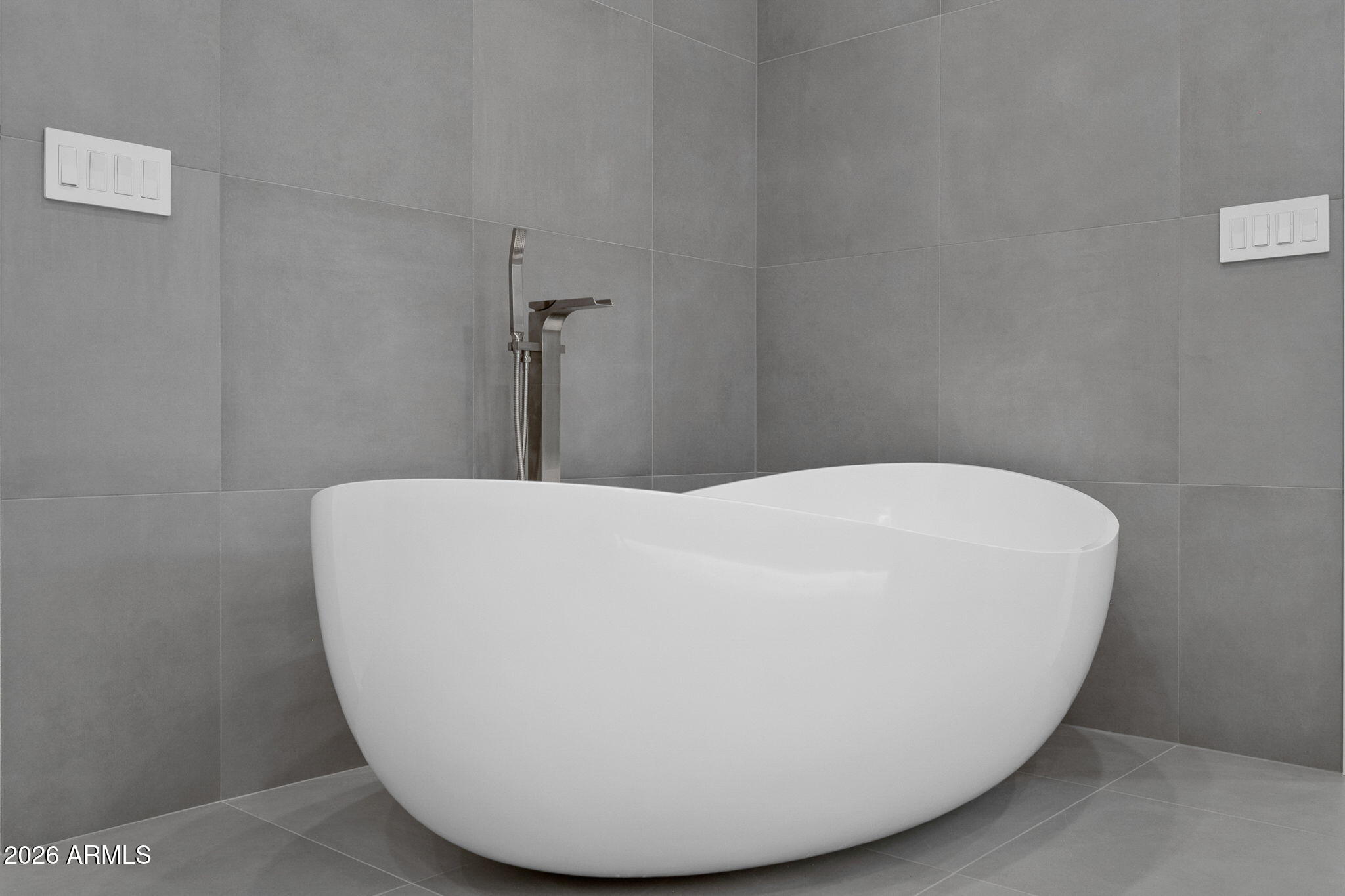 300 Lynx Creek Road Prescott, AZ 86303 - Photo 49 of 109 46-Bathroom 3 Soaker Tub