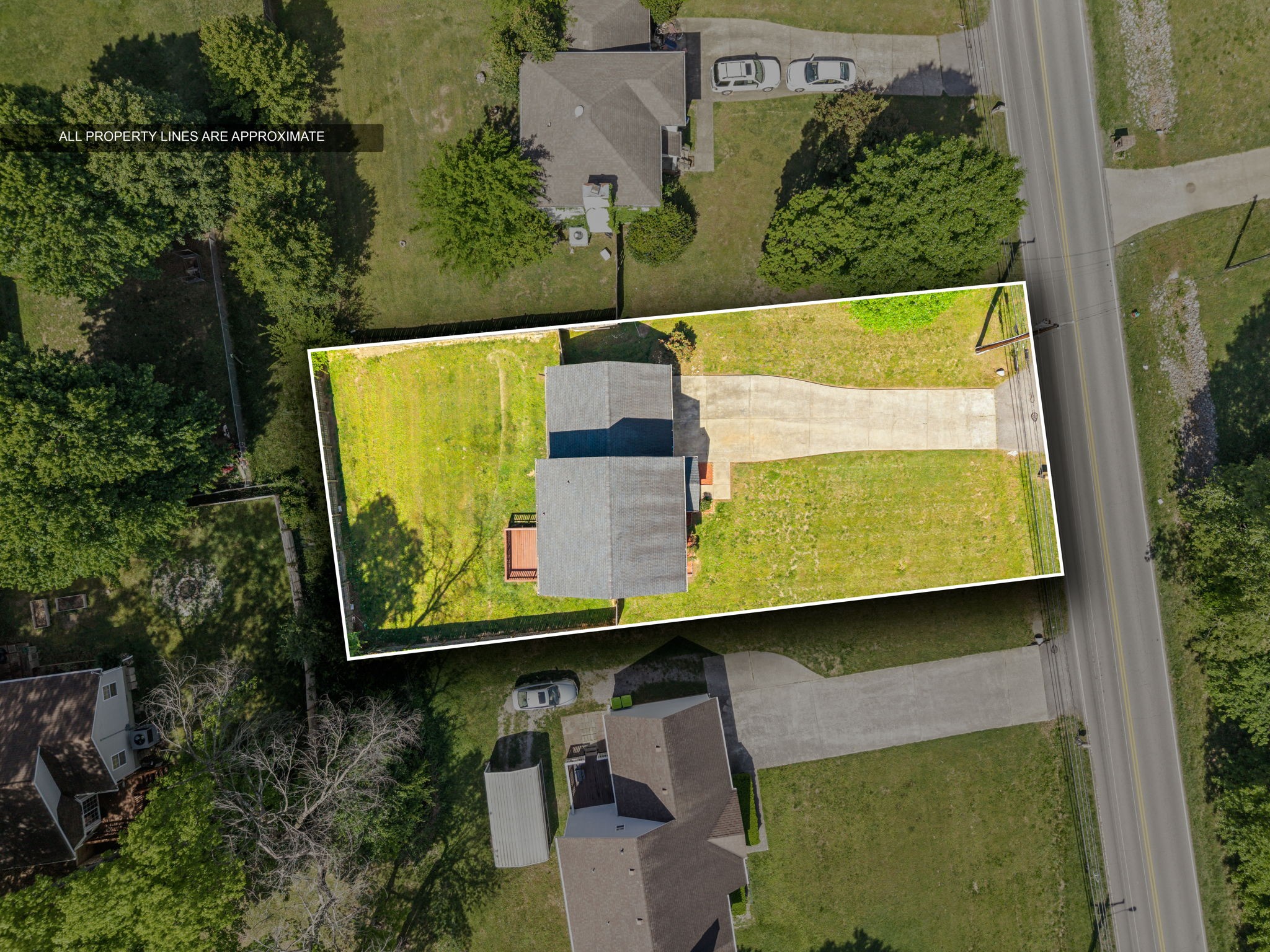 1706 Hazelwood Road Clarksville, TN 37042 - Photo 2 of 31
