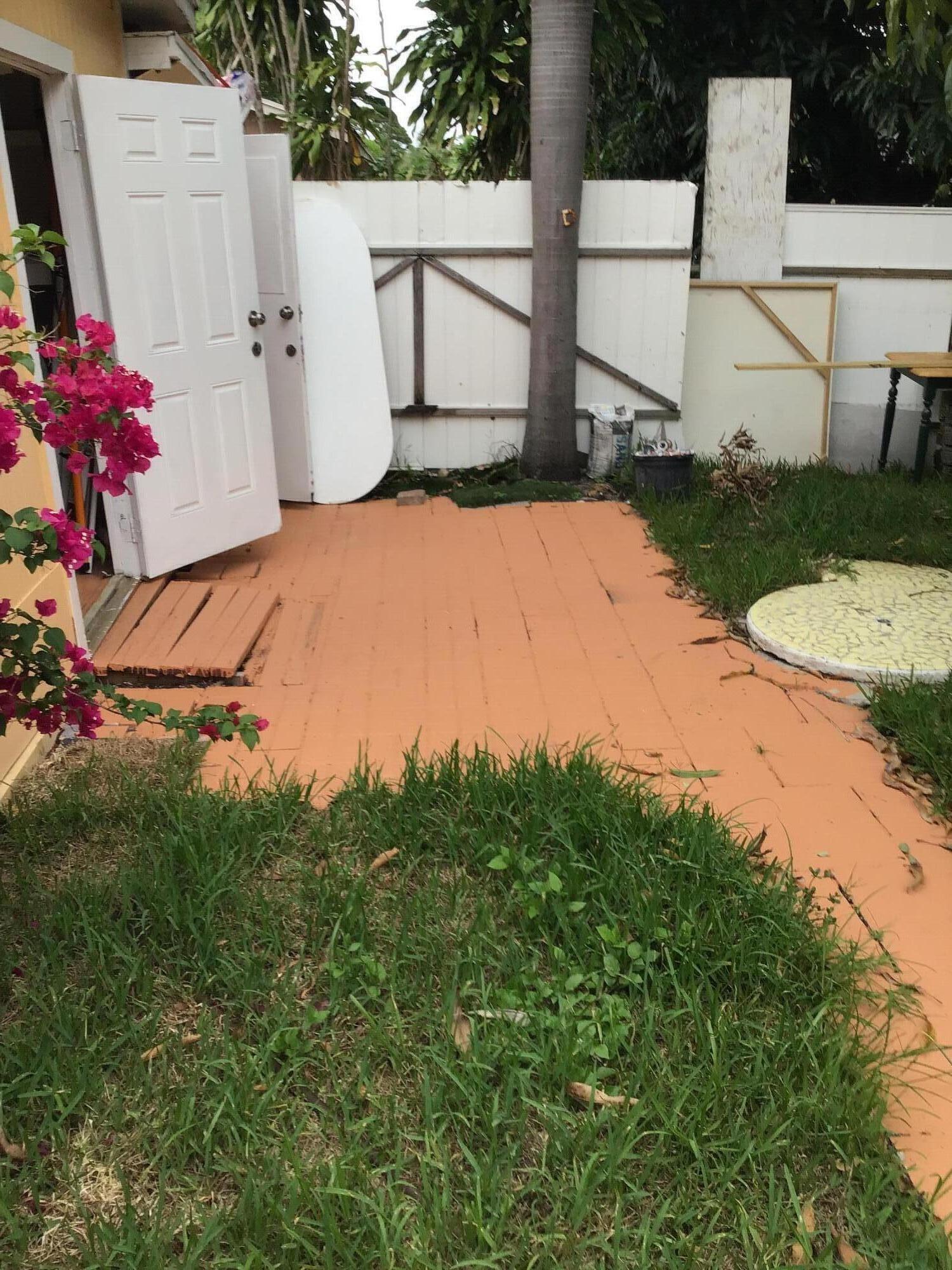 619 Southwest 10th Street Delray Beach, FL 33444 - Photo 11 of 88 5FA1FB03-DBD0-4E4D-8DD5-DB627405FA8D