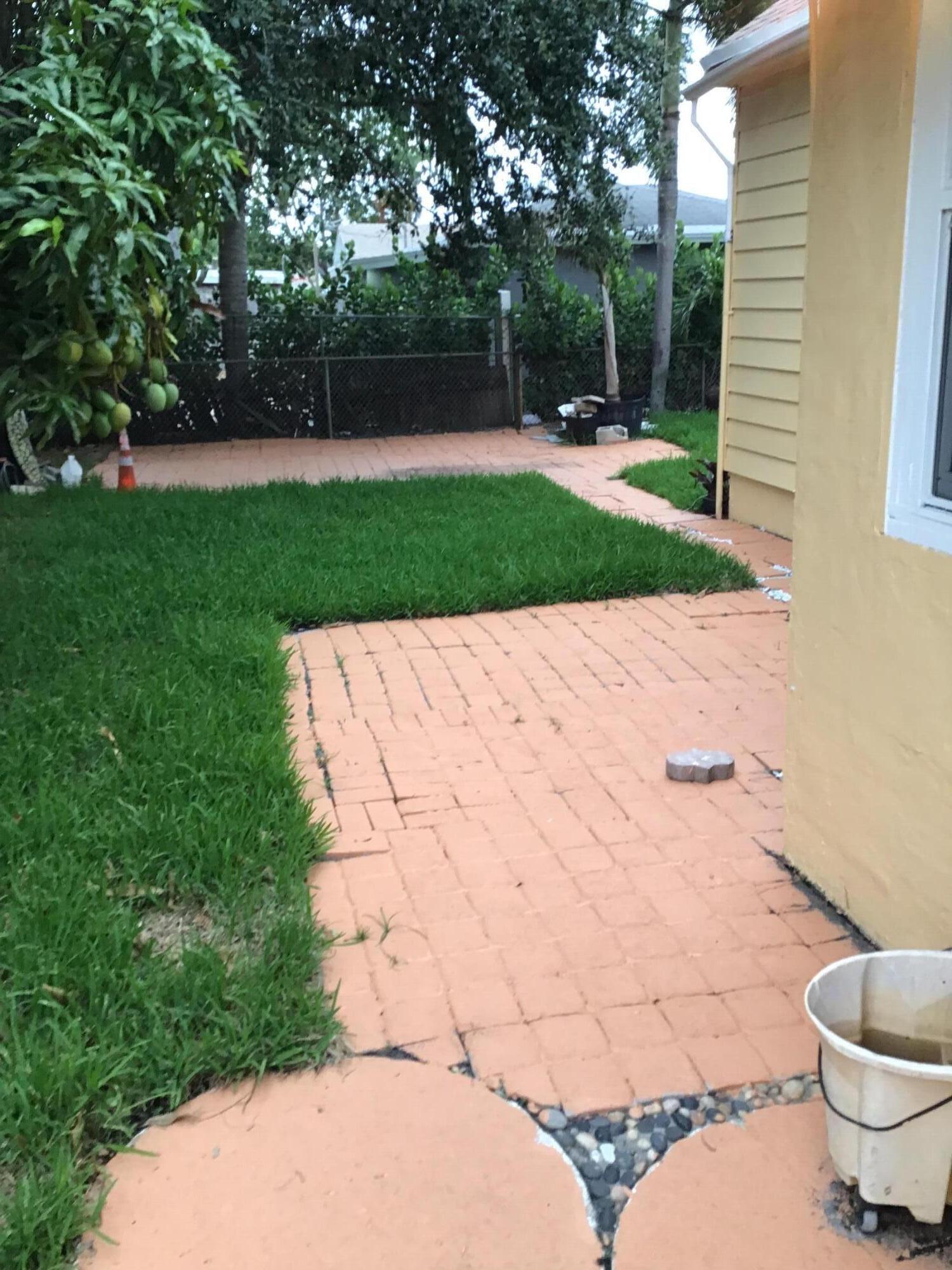 619 Southwest 10th Street Delray Beach, FL 33444 - Photo 12 of 88 98F3E59A-1153-4025-BE1A-3B2E89A44D4F