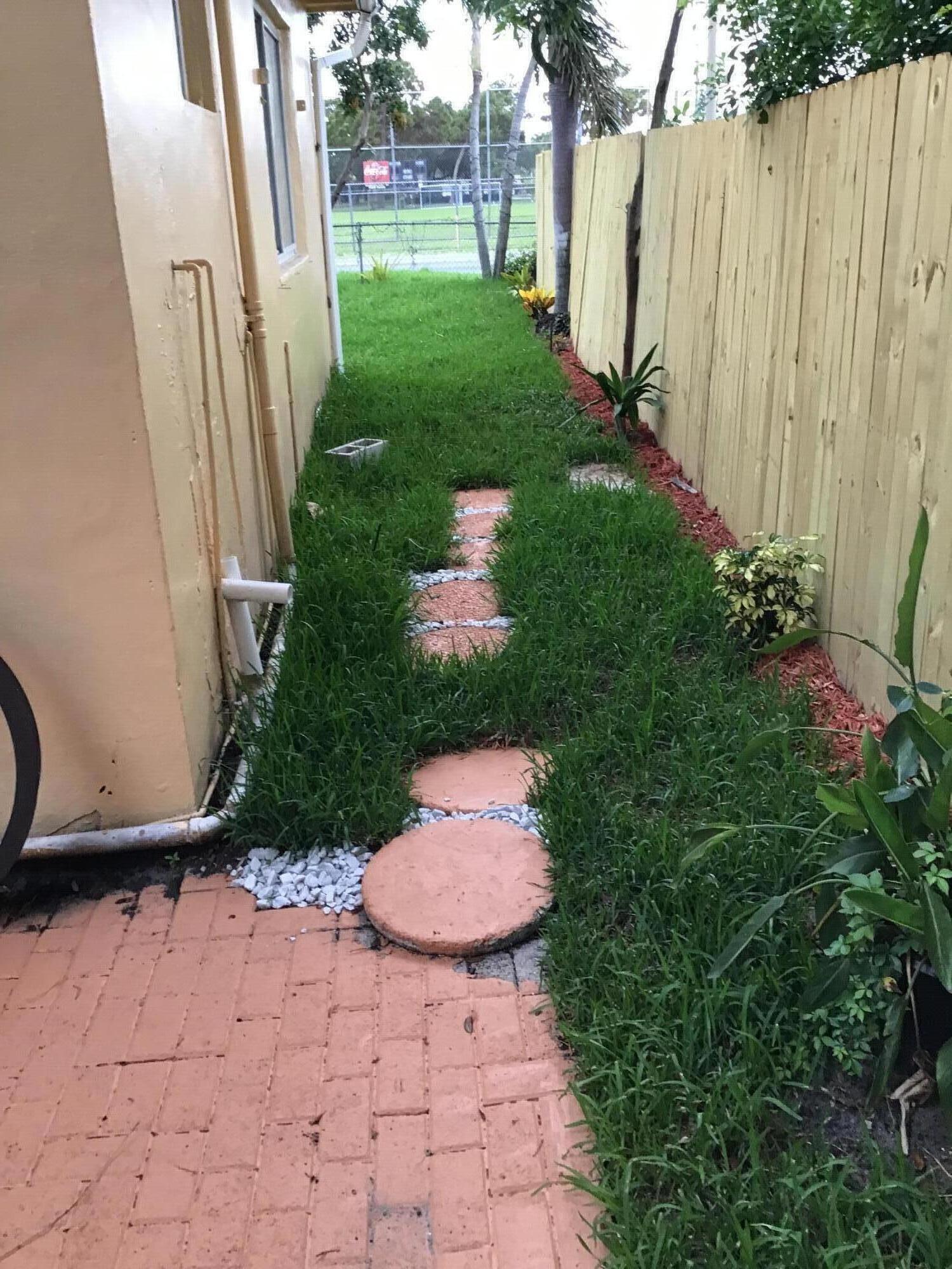 619 Southwest 10th Street Delray Beach, FL 33444 - Photo 13 of 88 07170307-0F53-4523-A07D-E158194ADA31