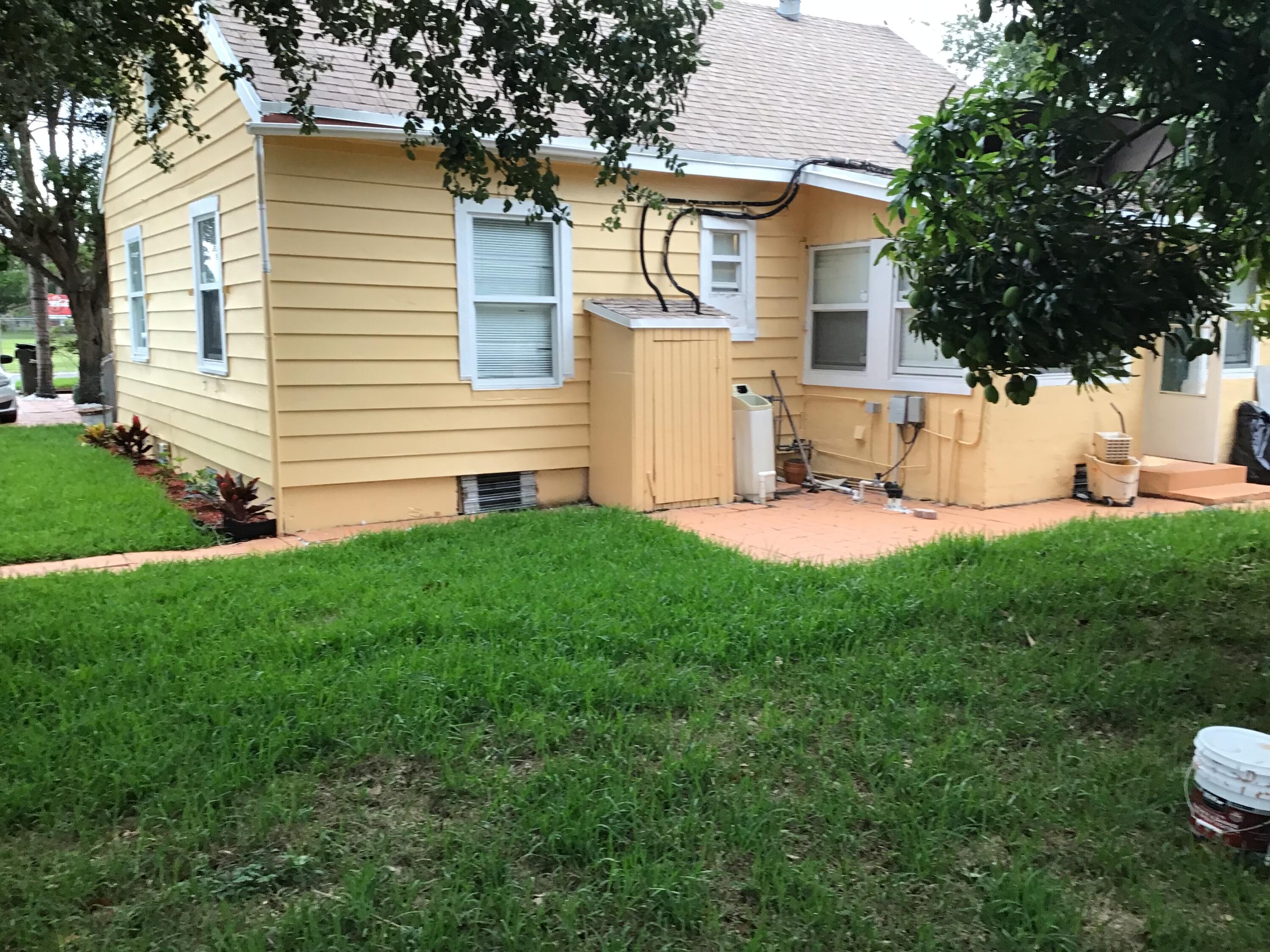619 Southwest 10th Street Delray Beach, FL 33444 - Photo 20 of 88 8D6A9A3E-73D7-4213-AE37-8549A7499C44