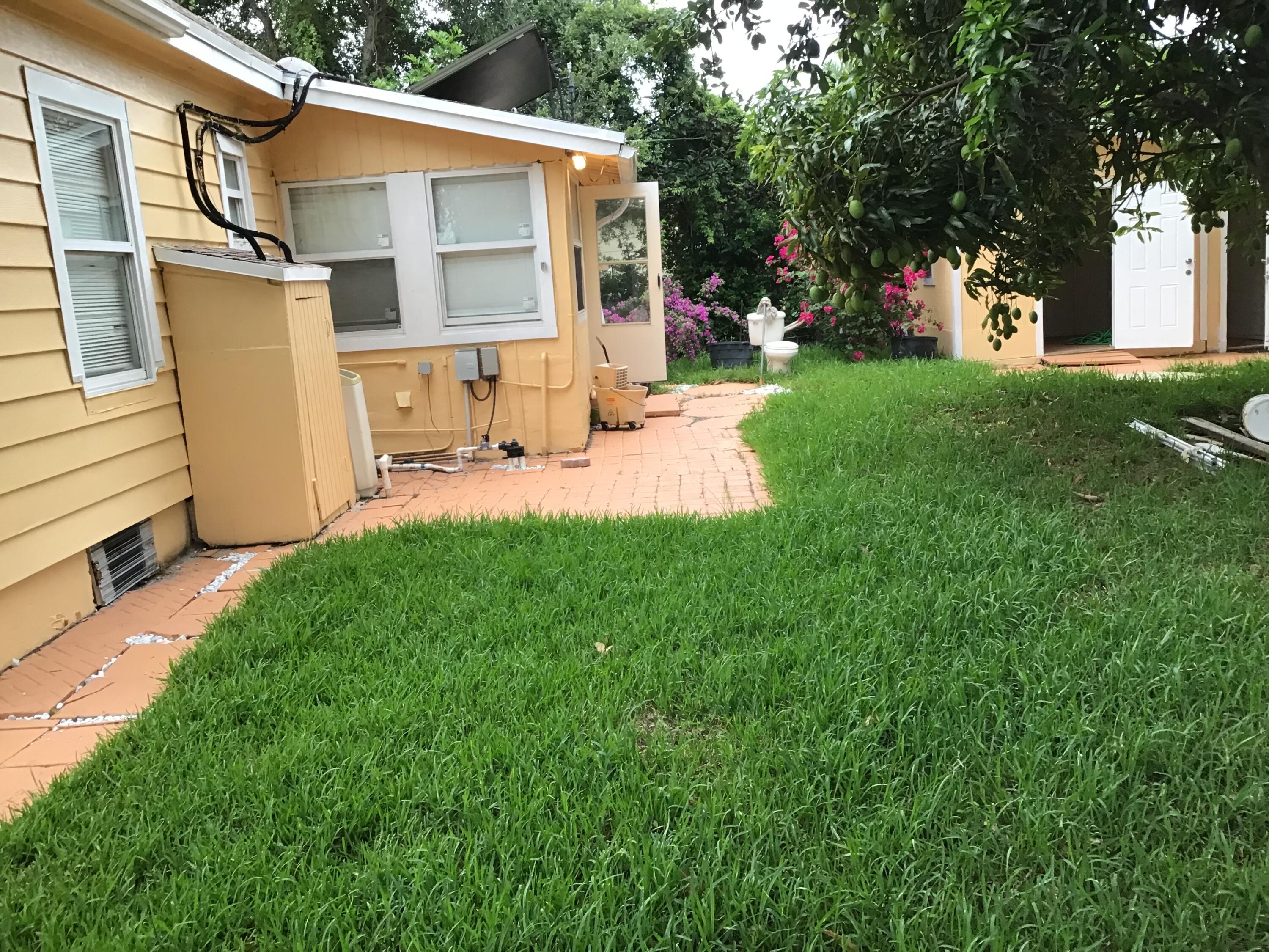 619 Southwest 10th Street Delray Beach, FL 33444 - Photo 23 of 88 131CA213-B939-4BA4-A955-32AAA7DF9529