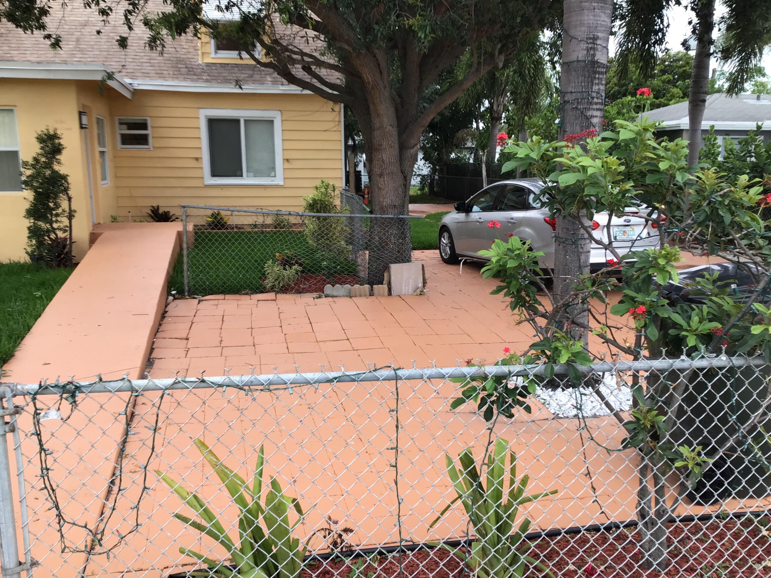 619 Southwest 10th Street Delray Beach, FL 33444 - Photo 26 of 88 63E14976-7DE9-4316-81C7-765C29DAB6DA