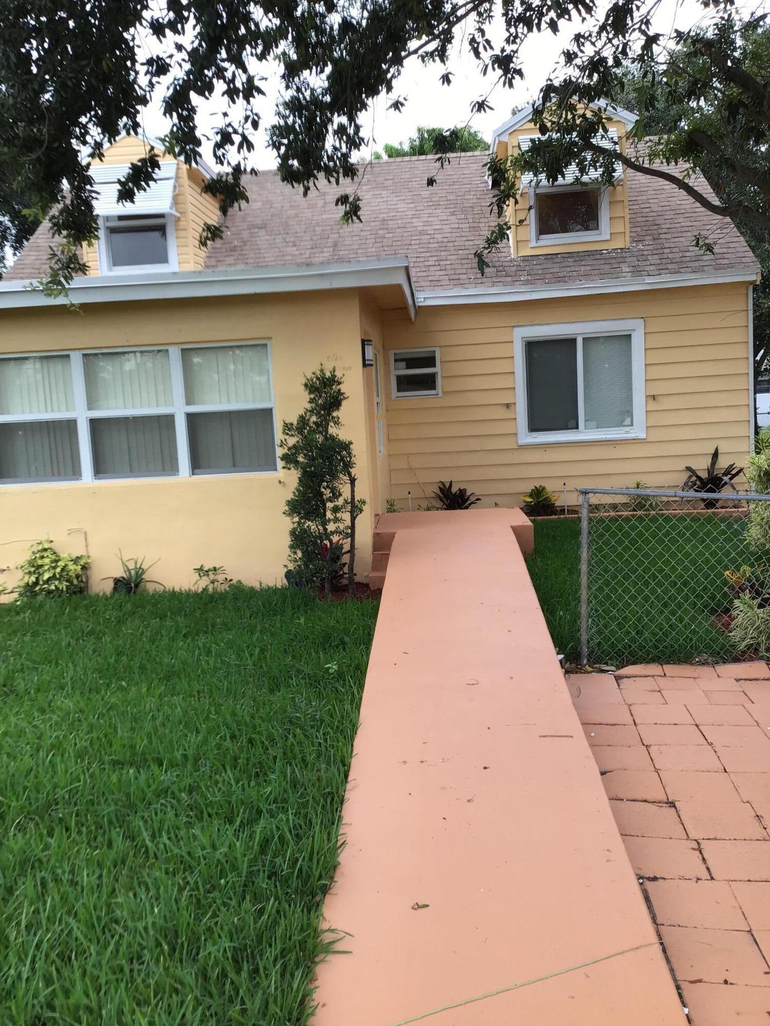 619 Southwest 10th Street Delray Beach, FL 33444 - Photo 29 of 88 CC8EF471-B613-4B11-AE71-949C7F68BB38