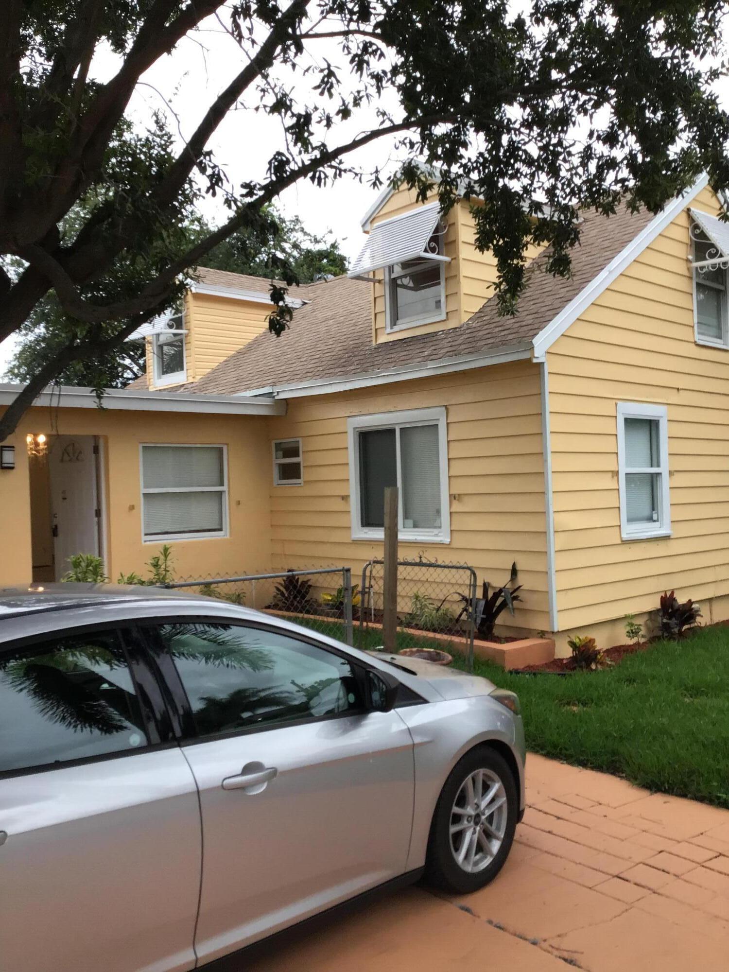 619 Southwest 10th Street Delray Beach, FL 33444 - Photo 6 of 88 B0A33A10-B1A2-4912-AB82-2D700FAD0768