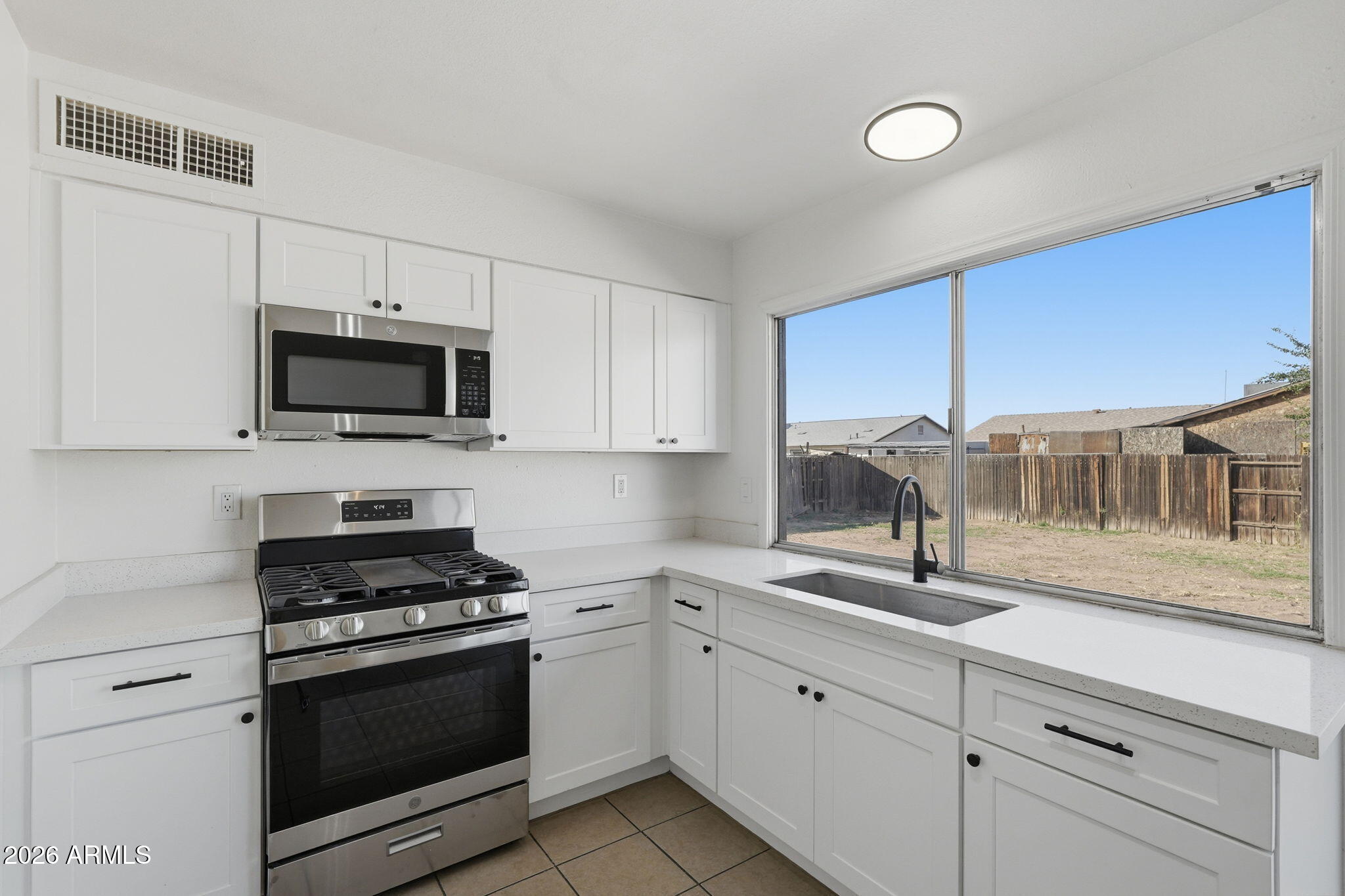 2012 West Romley Road Phoenix, AZ 85041 - Photo 10 of 37 Kitchen