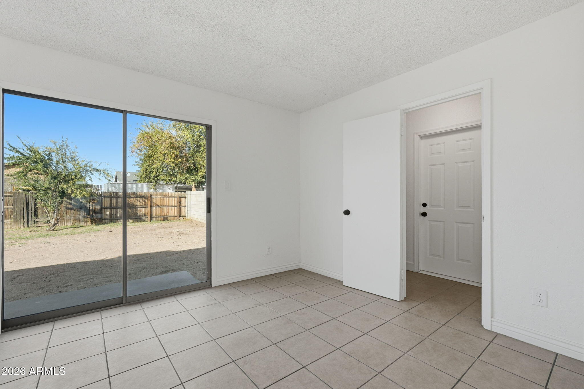 2012 West Romley Road Phoenix, AZ 85041 - Photo 14 of 37 Great Room