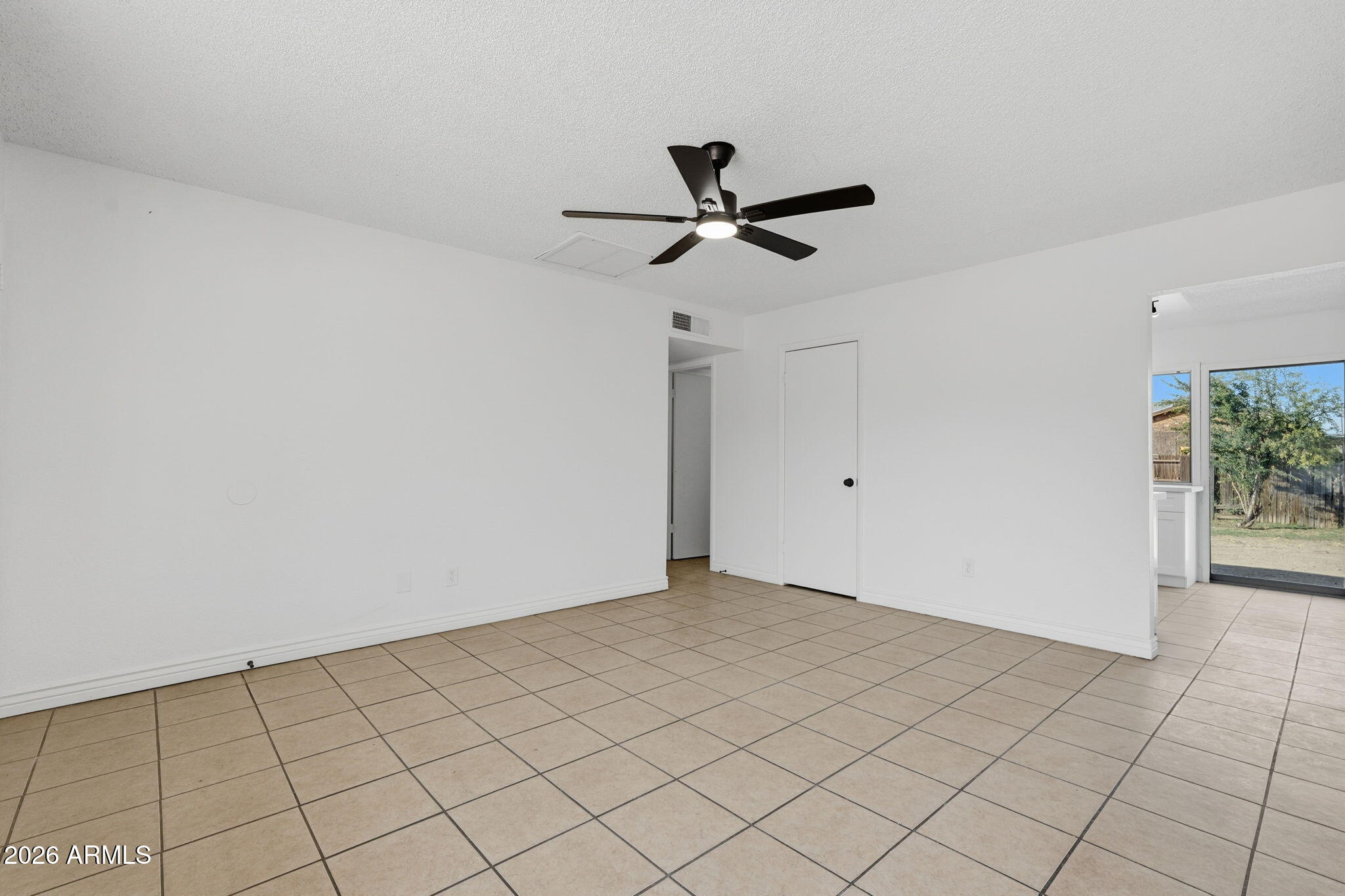 2012 West Romley Road Phoenix, AZ 85041 - Photo 15 of 37 Great Room