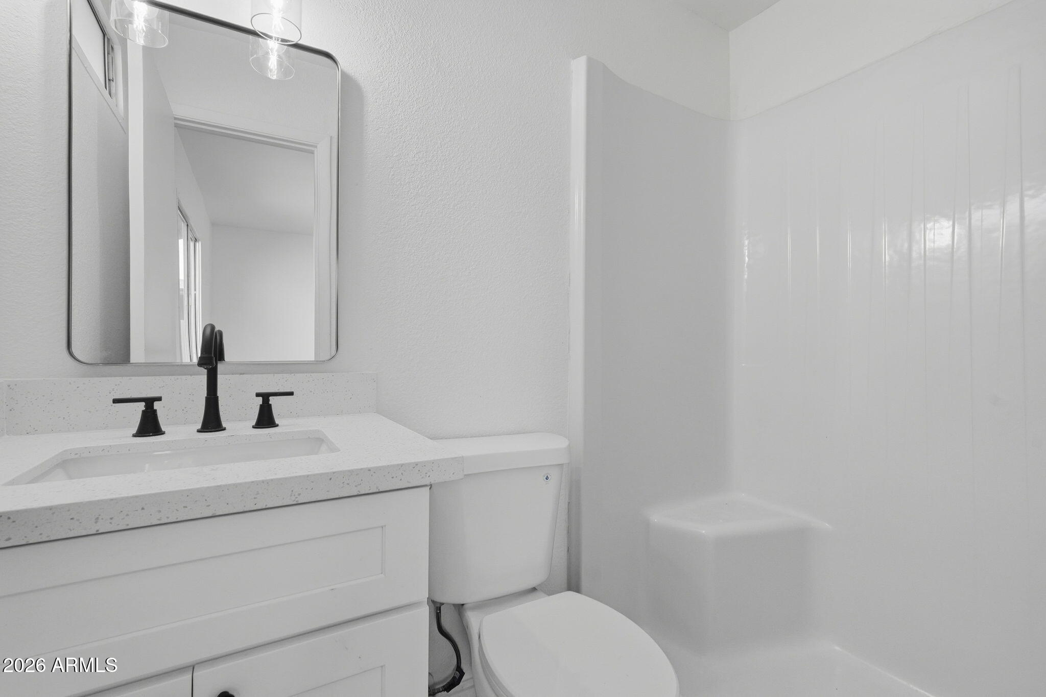 2012 West Romley Road Phoenix, AZ 85041 - Photo 21 of 37 Primary En Suite