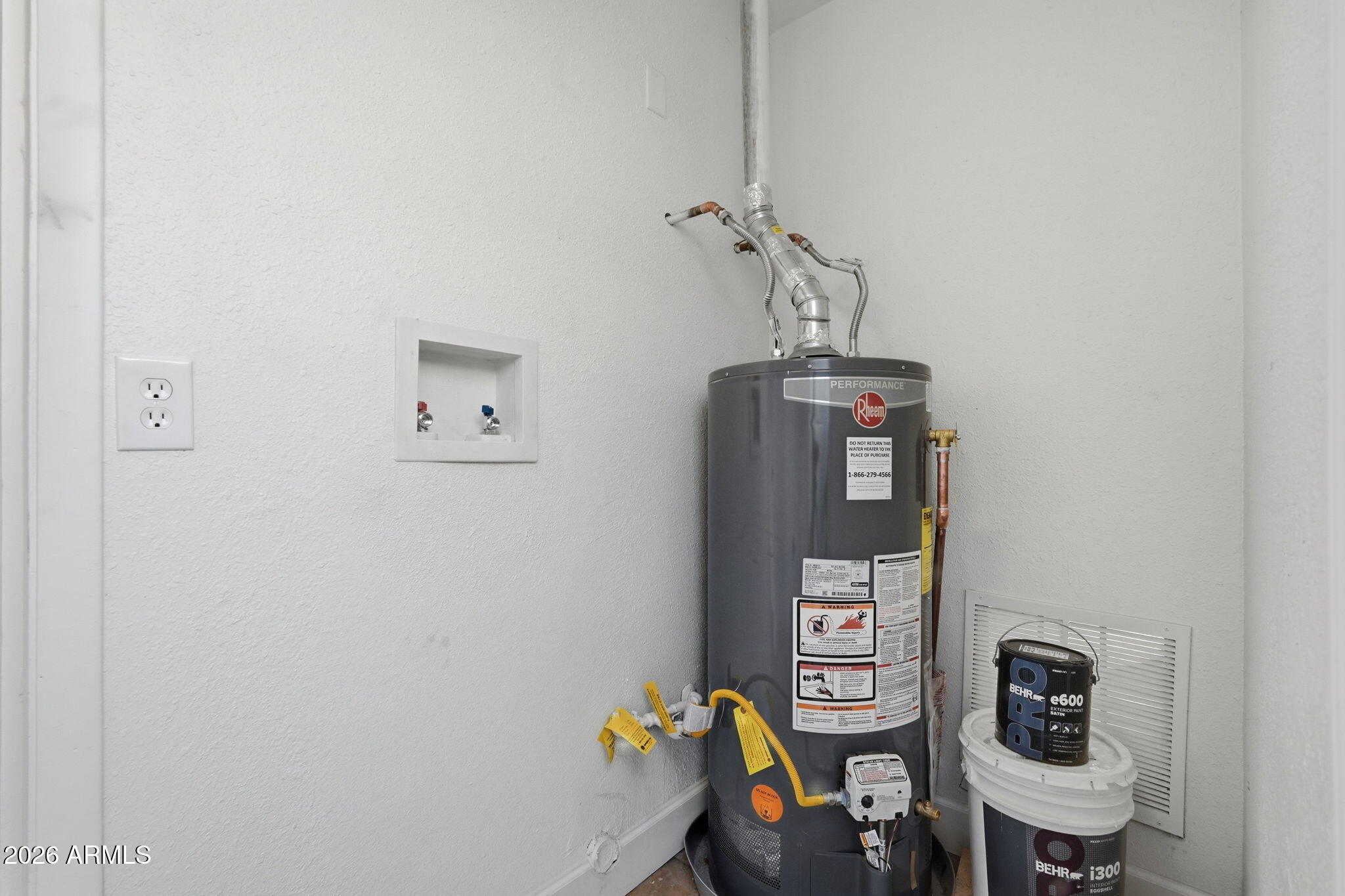 2012 West Romley Road Phoenix, AZ 85041 - Photo 29 of 37 Laundry