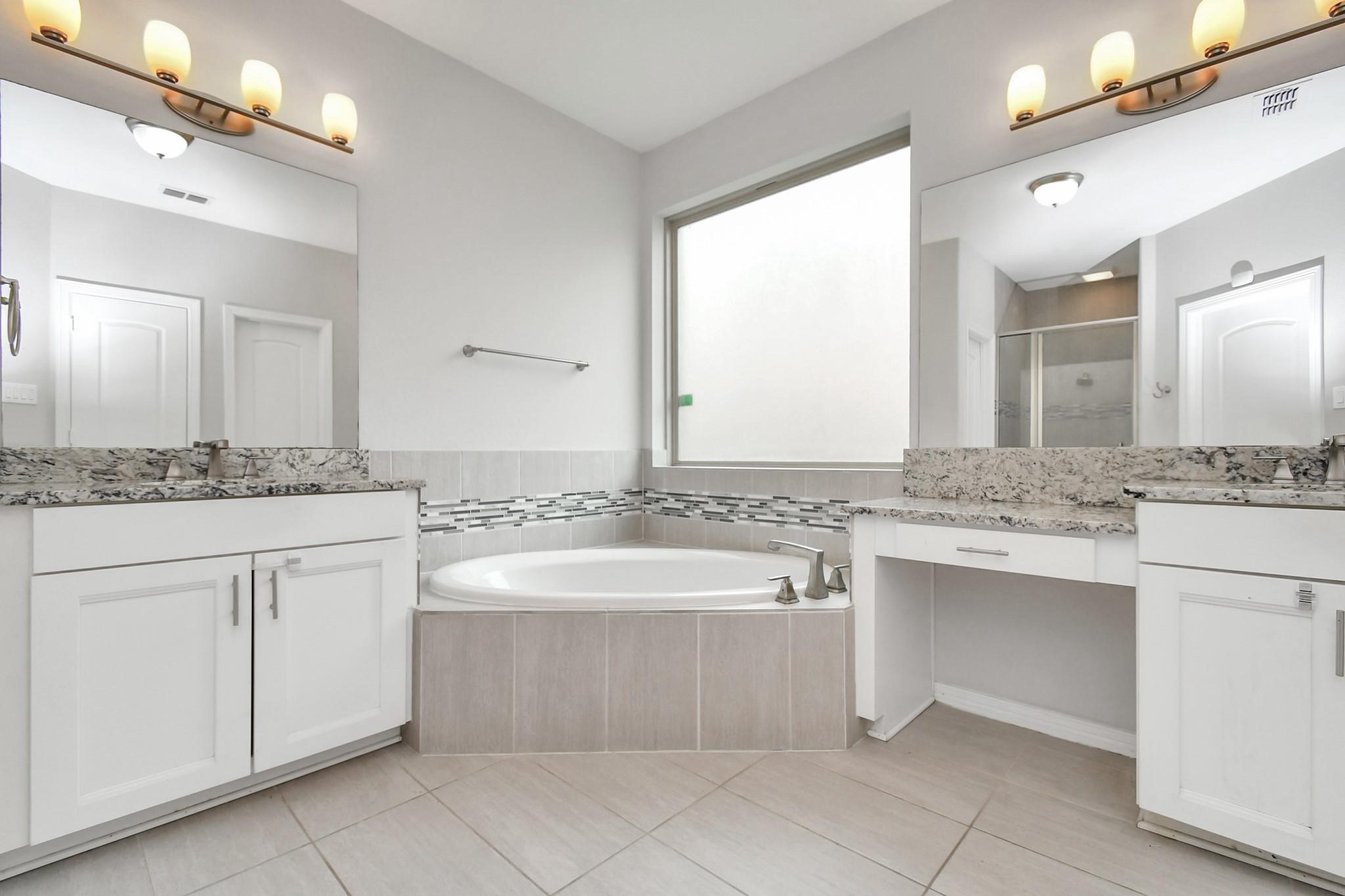 3803 May Ridge Lane Sugar Land, TX 77479 - Photo 12 of 34