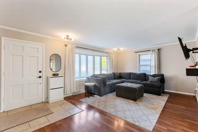 $349,990 | 324 Alma Terrace, Cary, IL 60013