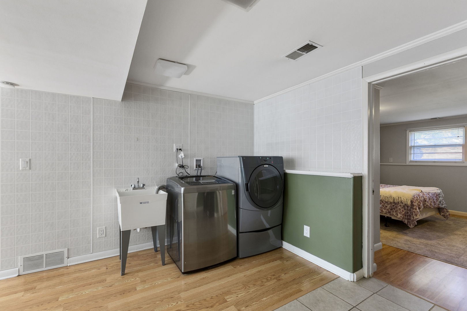 324 Alma Terrace Cary, IL 60013 - Photo 24 of 31 a utility room with closet dryer and washer