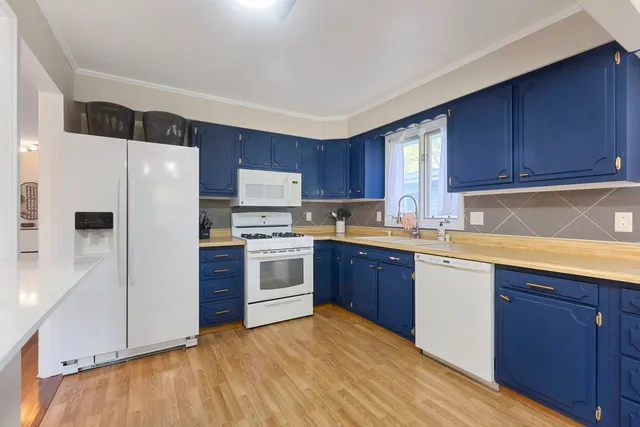 $349,990 | 324 Alma Terrace, Cary, IL 60013