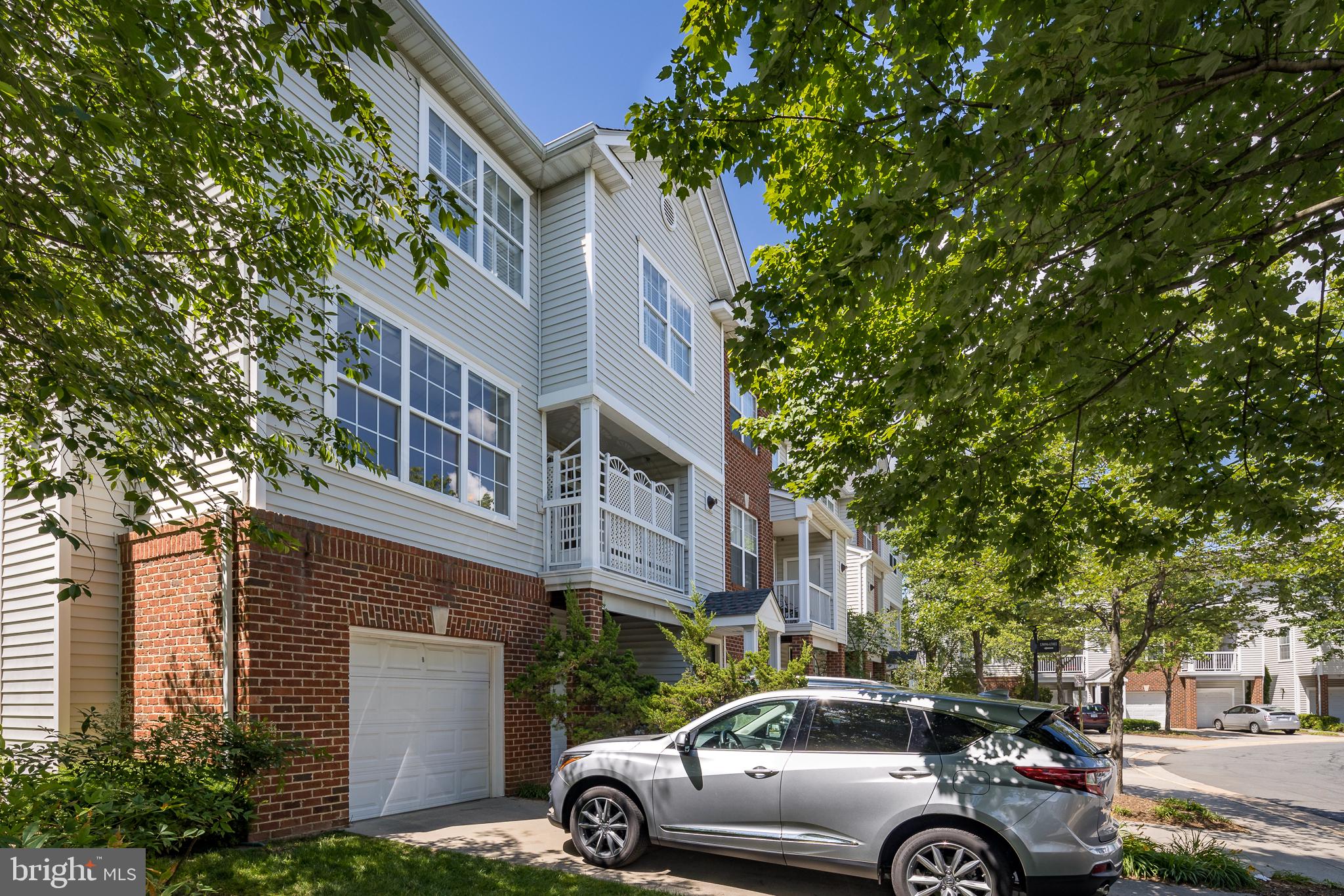 13104 Marcey Creek Road Herndon, VA 20171 - Photo 3 of 24