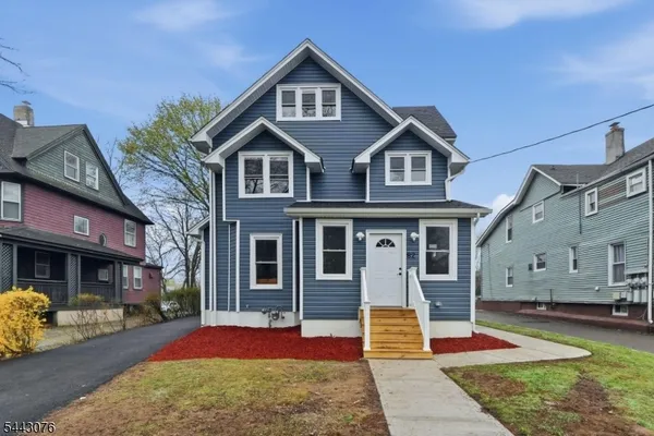 $3,500 | 82 Grove Street, Unit 2, Montclair, NJ 07042