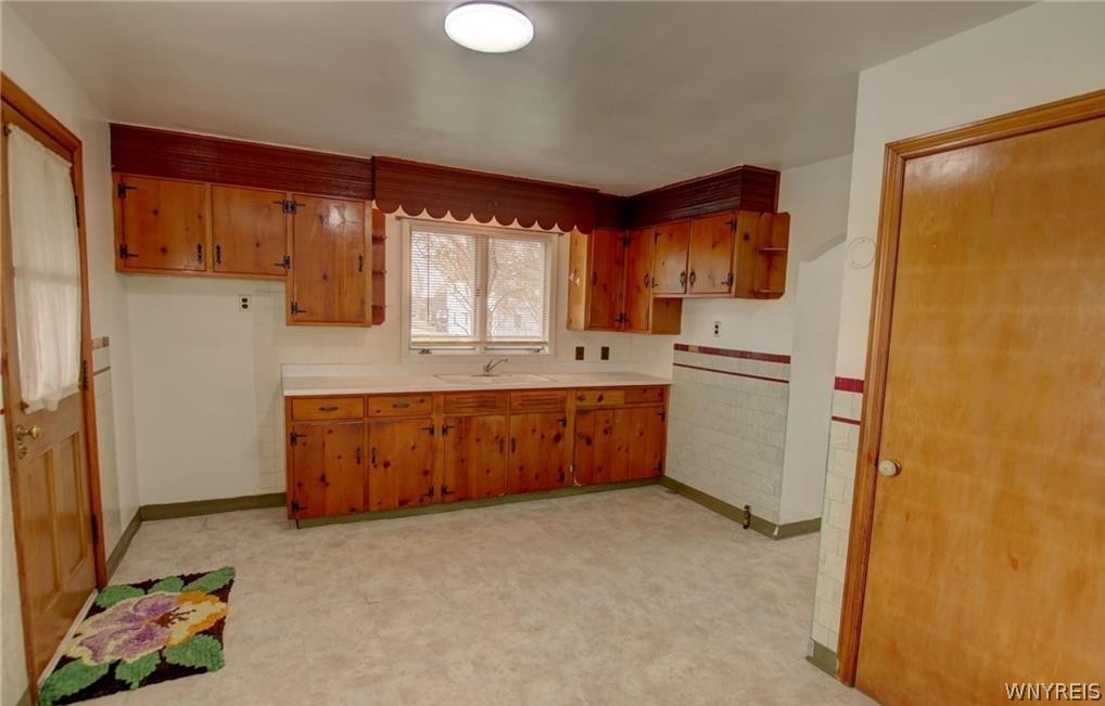 79 Martin Road Lackawanna, NY 14218 - Photo 7 of 15