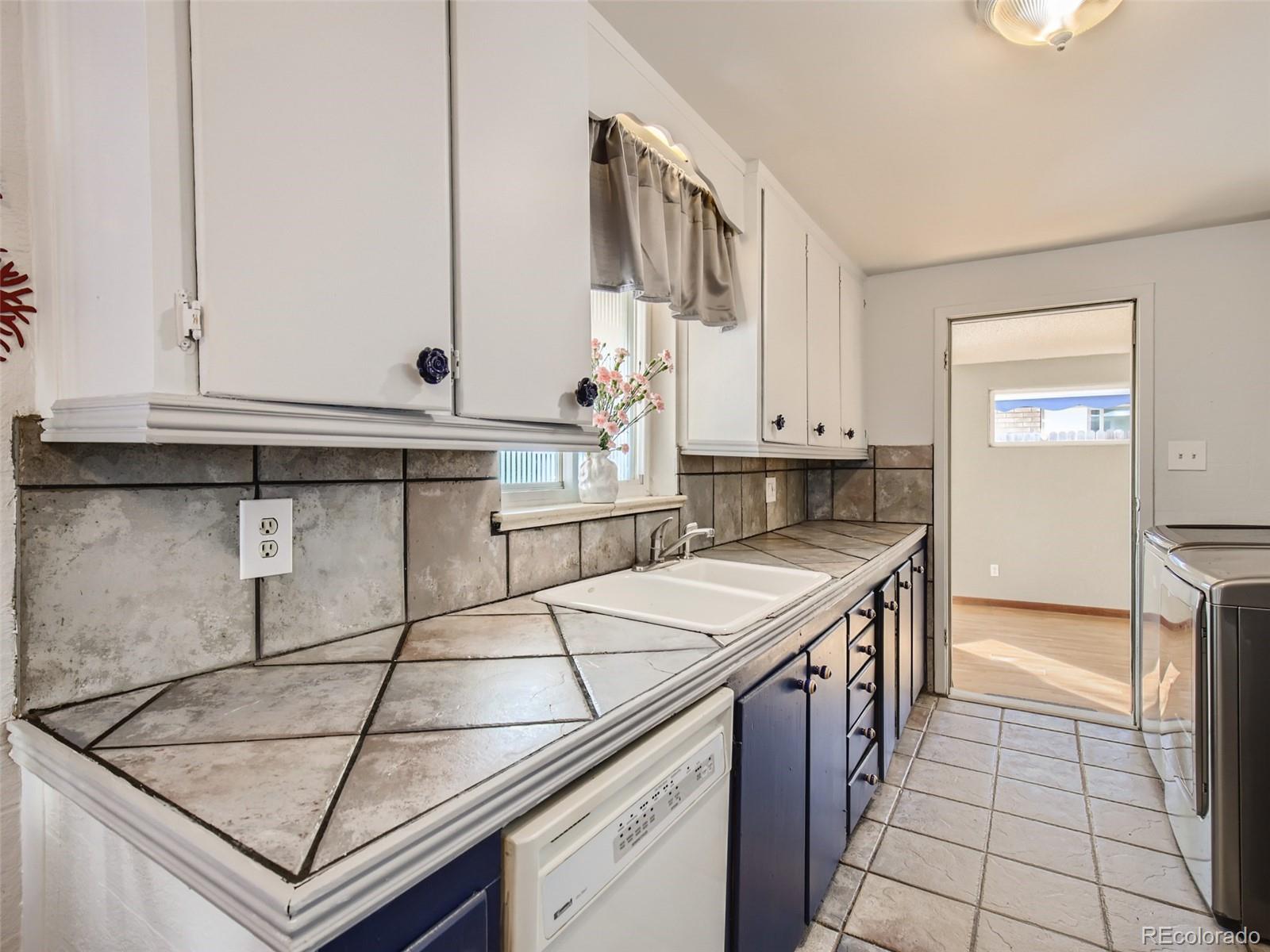 4729 Estes Street Wheat Ridge, CO 80033 - Photo 8 of 26 Gallery Image 8