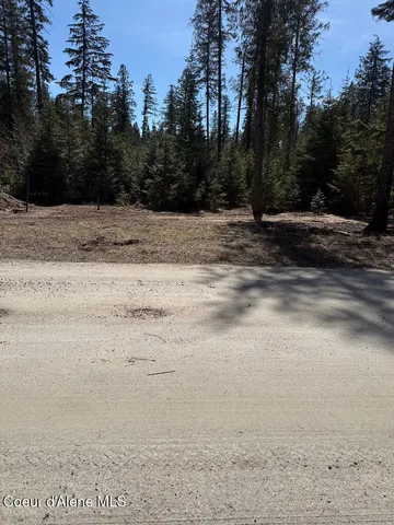 $400,000 | 2 Hagman Road, Nordman, ID 83848