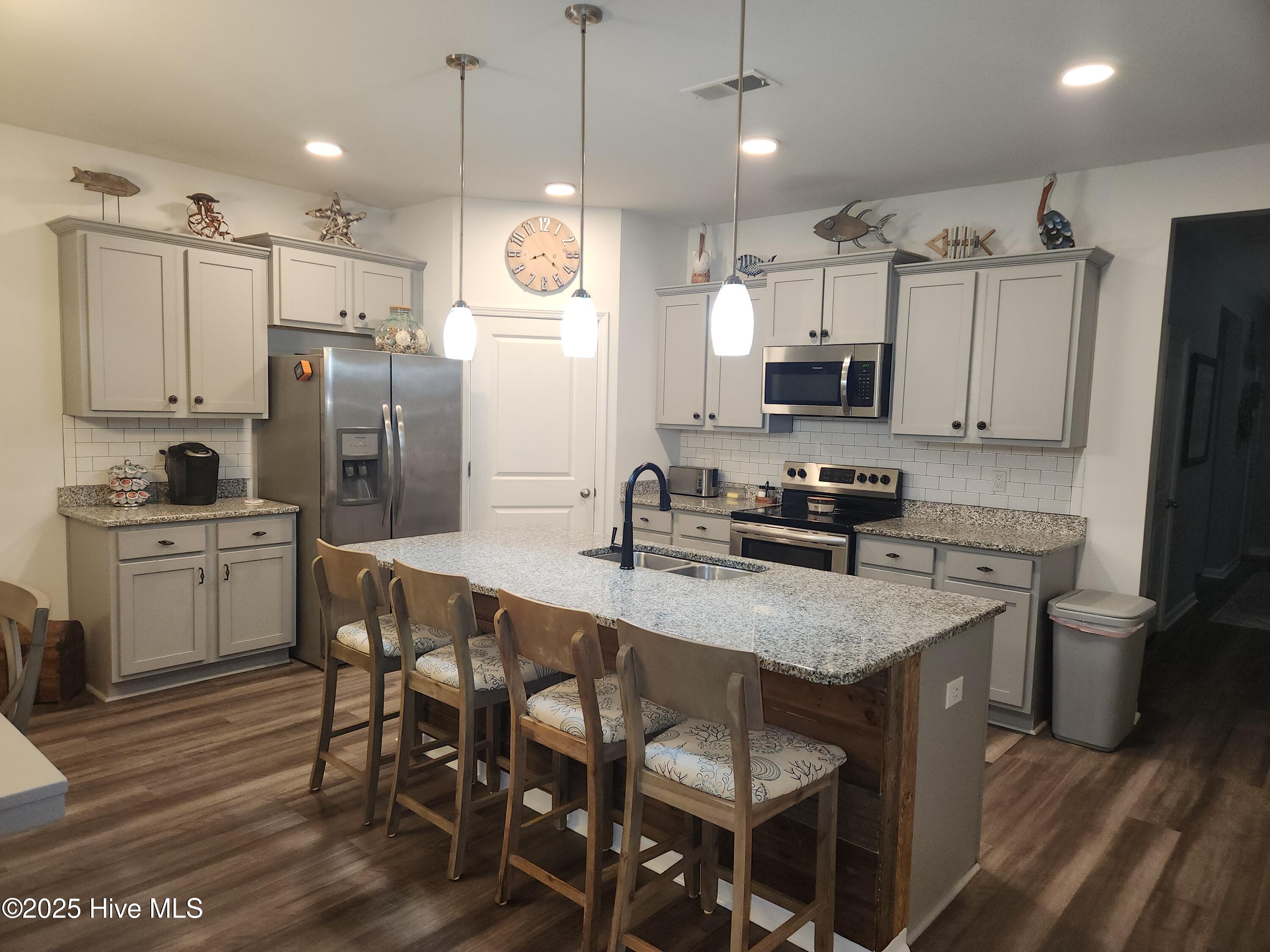 704 Lenox Drive Holly Ridge, NC 28445 - Photo 6 of 45 Kitchen