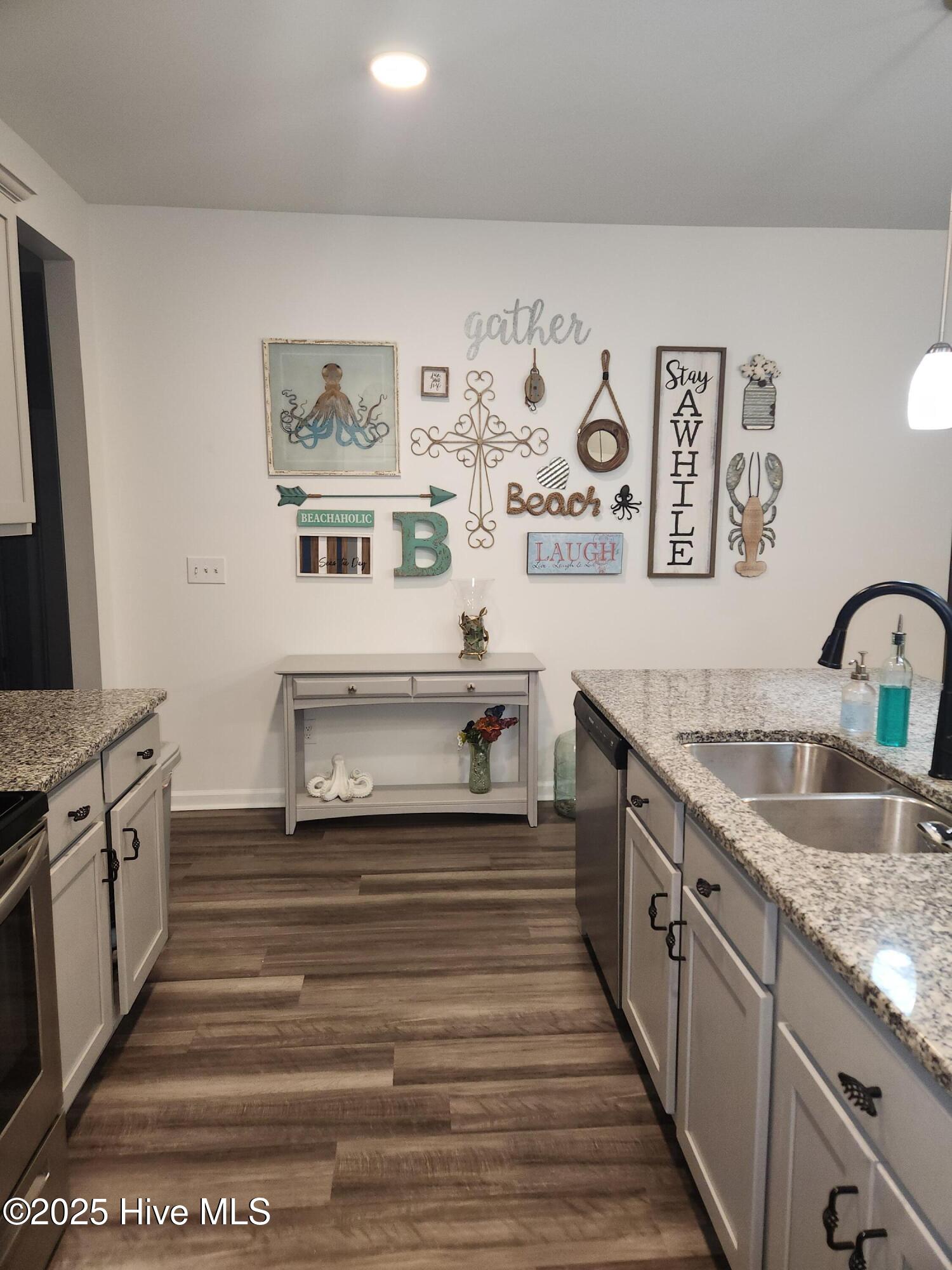 704 Lenox Drive Holly Ridge, NC 28445 - Photo 8 of 45 Granite