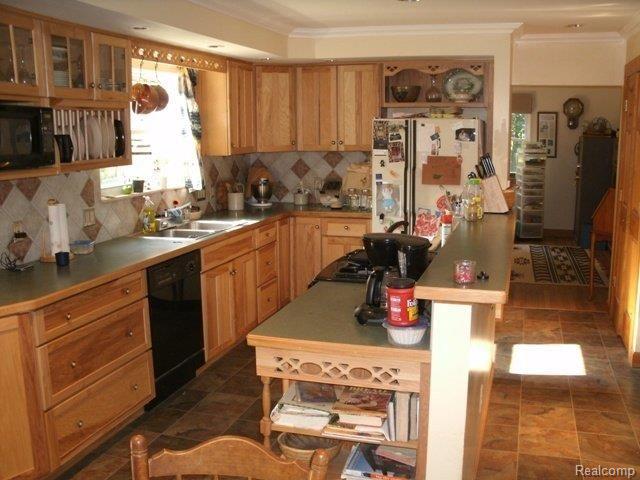 kitchen full view