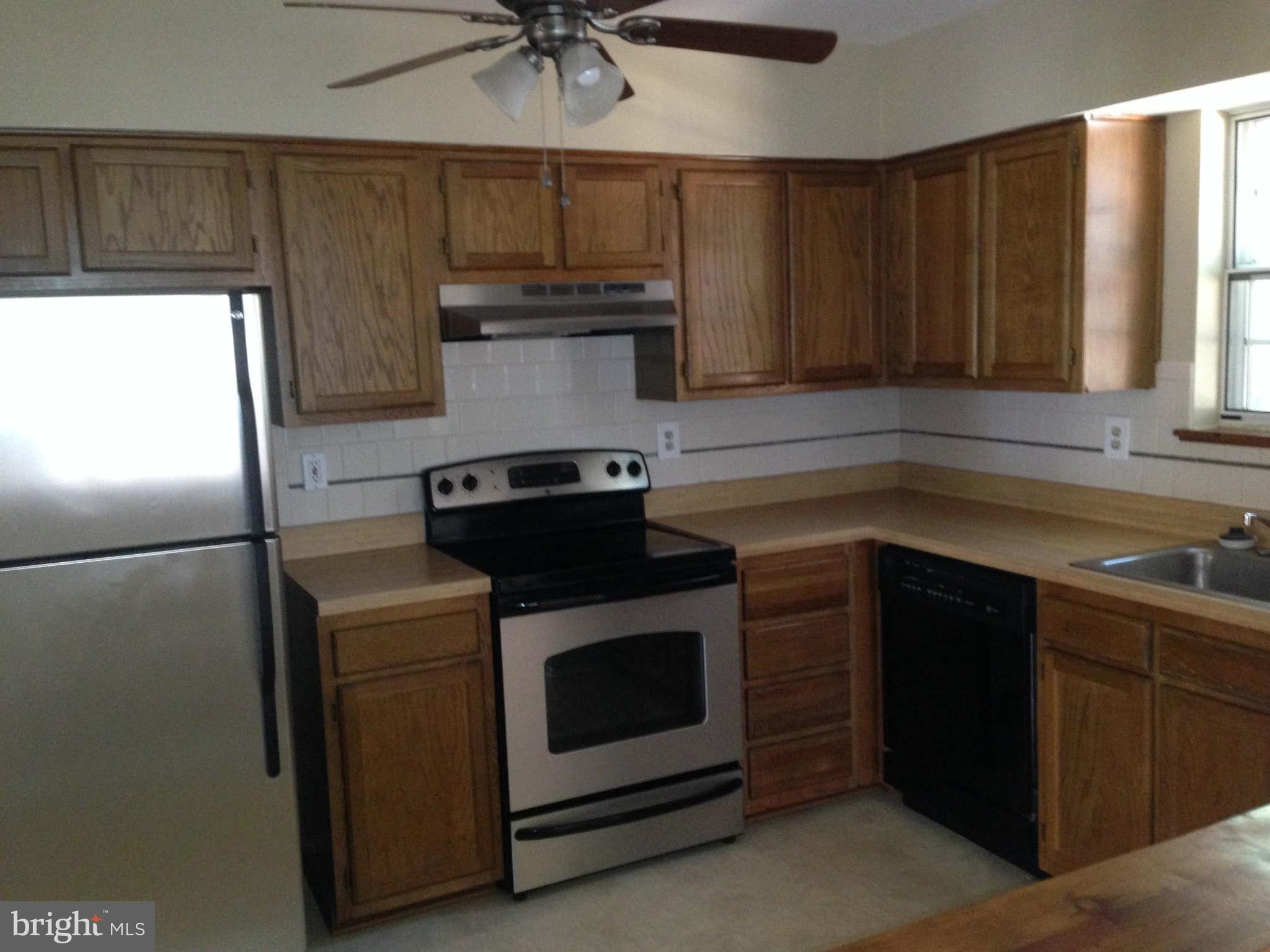 8647 Heathermill Road Baltimore, MD 21236 - Photo 7 of 12 Kitchen