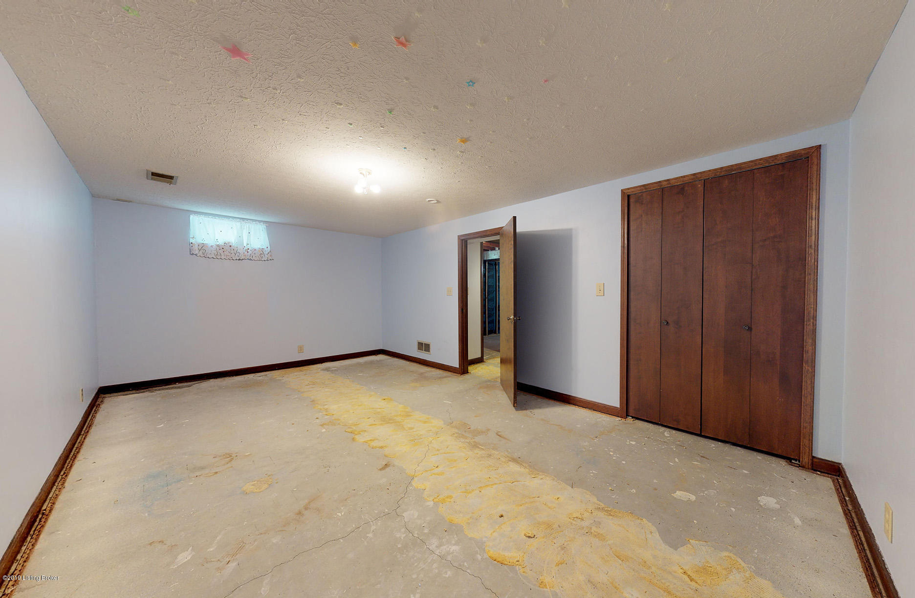 6901 Timber Ridge Court Prospect, KY 40059 - Photo 42 of 52 Used as Bedroom, Closet