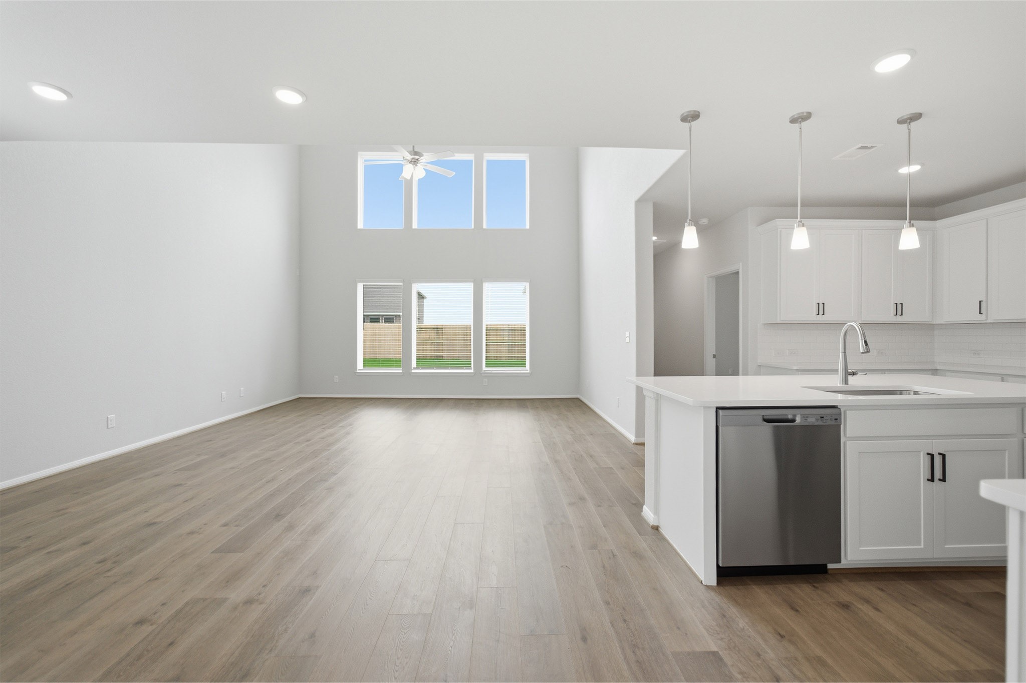 7906 Jasper Mdws Way Angleton, TX 77515 - Photo 10 of 37