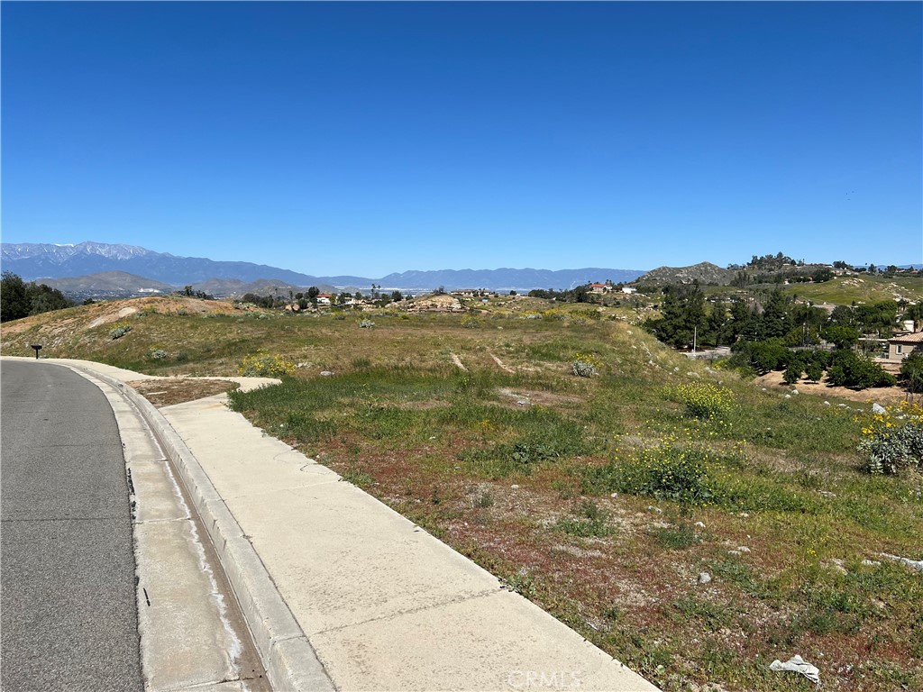 2035 Polo Court Riverside, CA 92506 - Photo 13 of 31