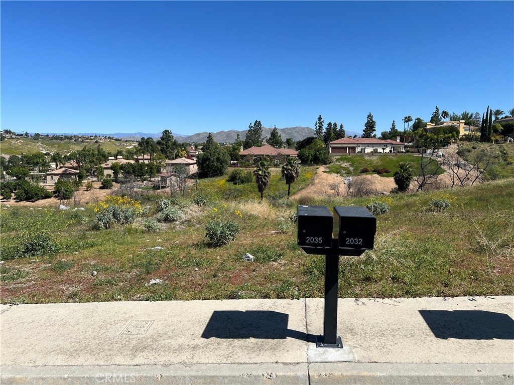 2035 Polo Court Riverside, CA 92506 - Photo 16 of 31