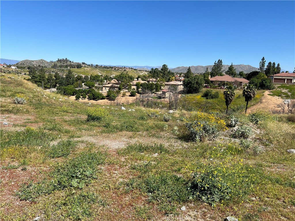 2035 Polo Court Riverside, CA 92506 - Photo 17 of 31