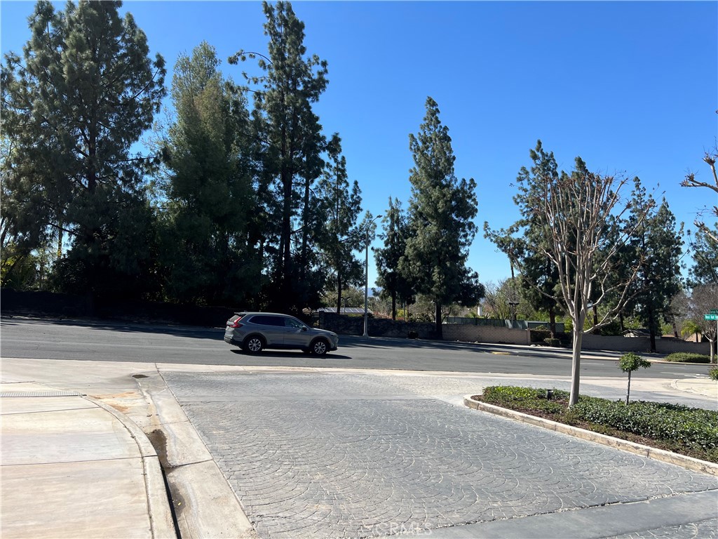 2035 Polo Court Riverside, CA 92506 - Photo 6 of 31