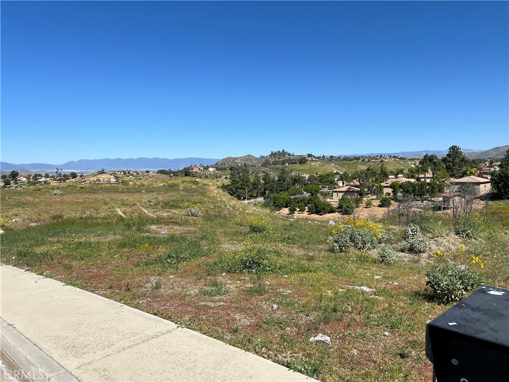 2035 Polo Court Riverside, CA 92506 - Photo 10 of 31