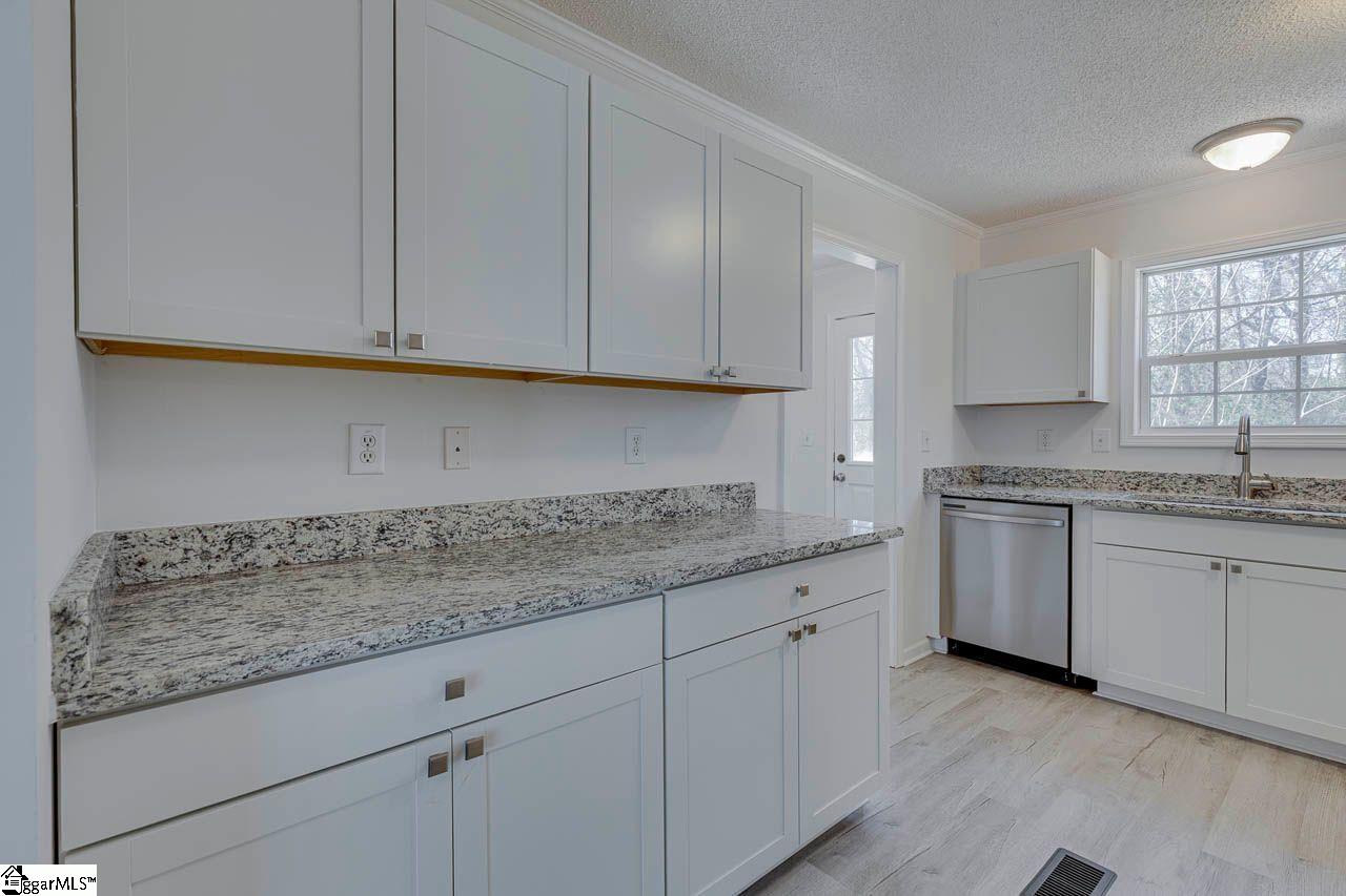 127 Ballentine Road Easley, SC 29642 - Photo 8 of 36 Gallery Image 8