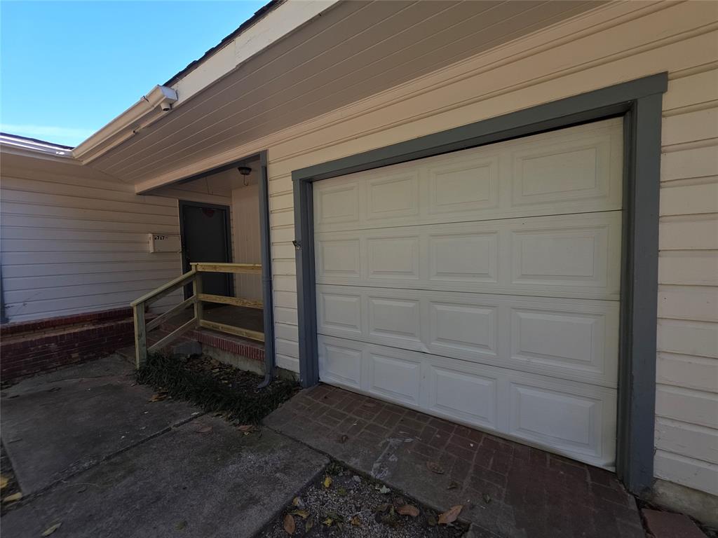 2717 Bilglade Road Fort Worth, TX 76133 - Photo 3 of 13