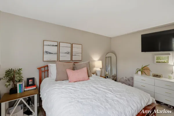 $187,000 | 6716 Cascade Road Southeast, Unit 39, Grand Rapids, MI 49546