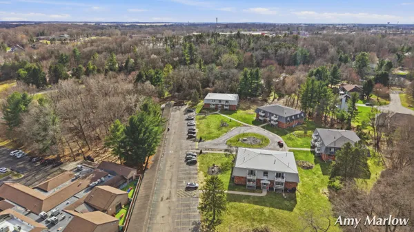 $187,000 | 6716 Cascade Road Southeast, Unit 39, Grand Rapids, MI 49546