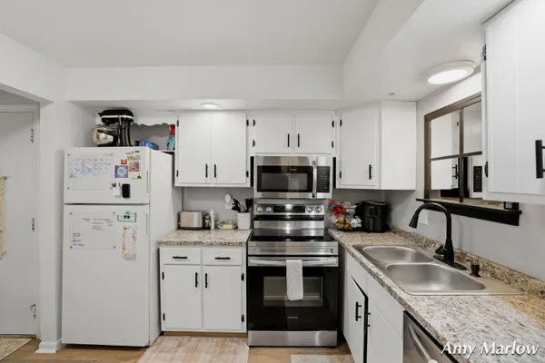 $187,000 | 6716 Cascade Road Southeast, Unit 39, Grand Rapids, MI 49546