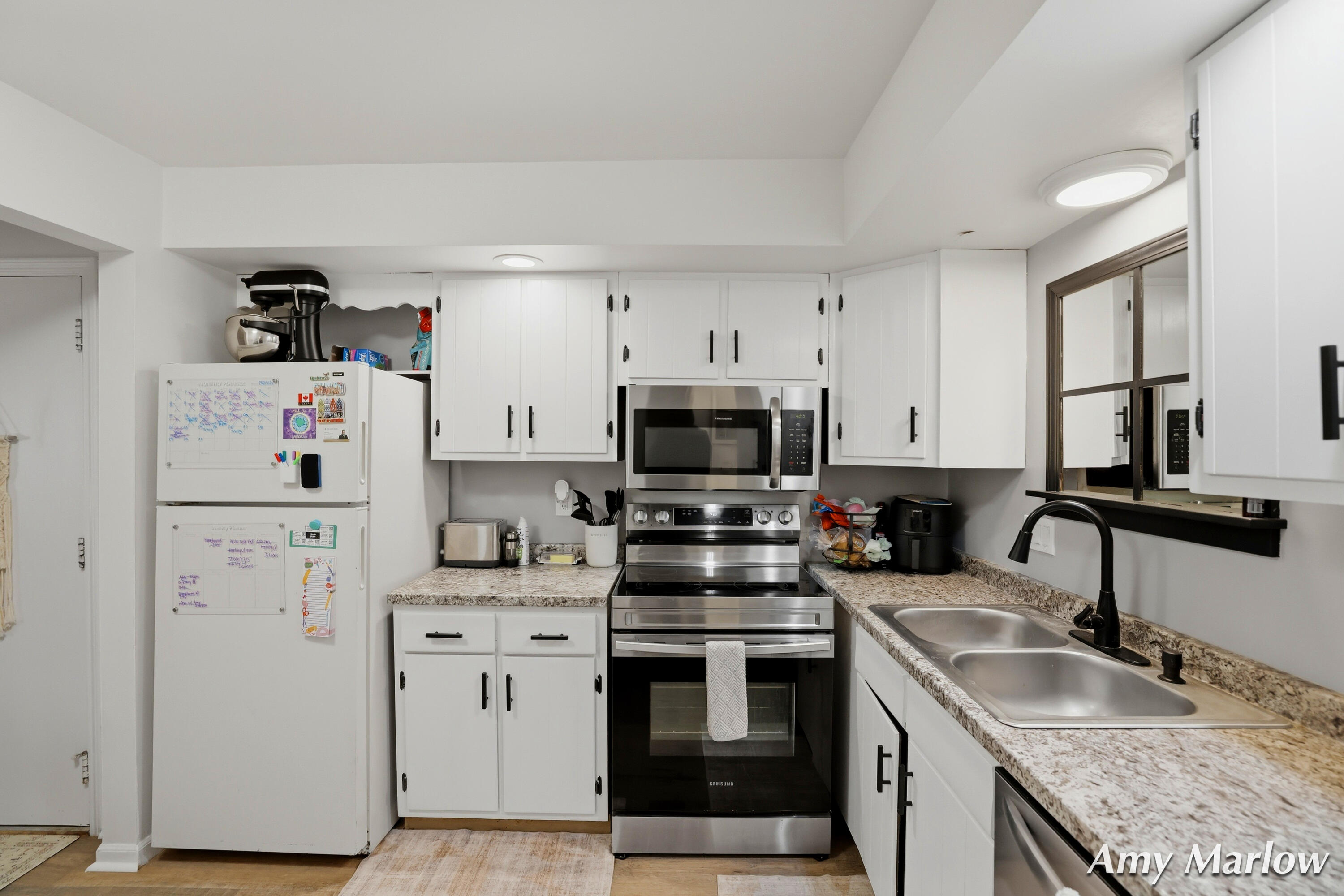 6716 Cascade Road Southeast, Unit 39 Grand Rapids, MI 49546 - Photo 8 of 32 Kitchen