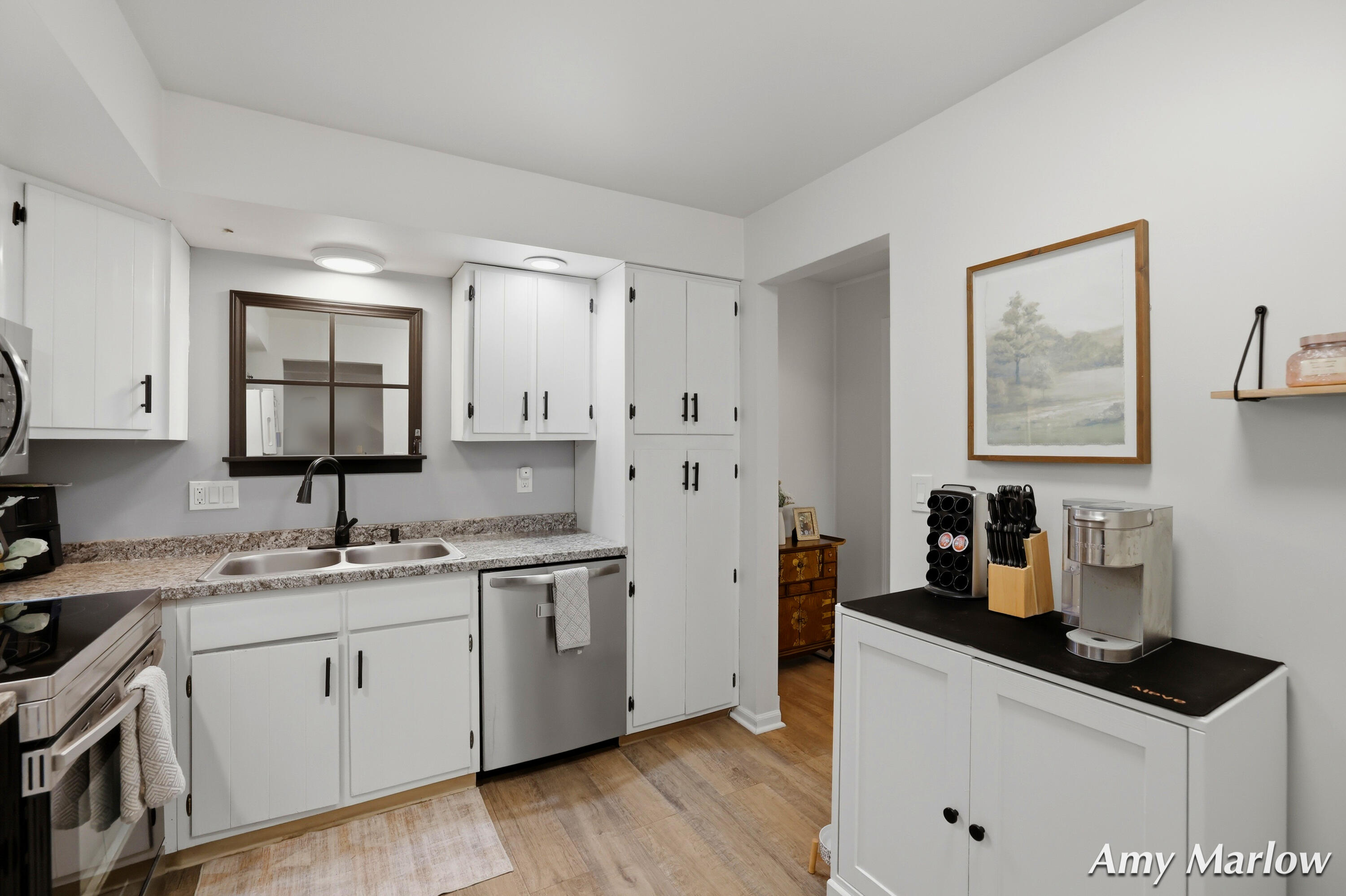 6716 Cascade Road Southeast, Unit 39 Grand Rapids, MI 49546 - Photo 10 of 32 Kitchen