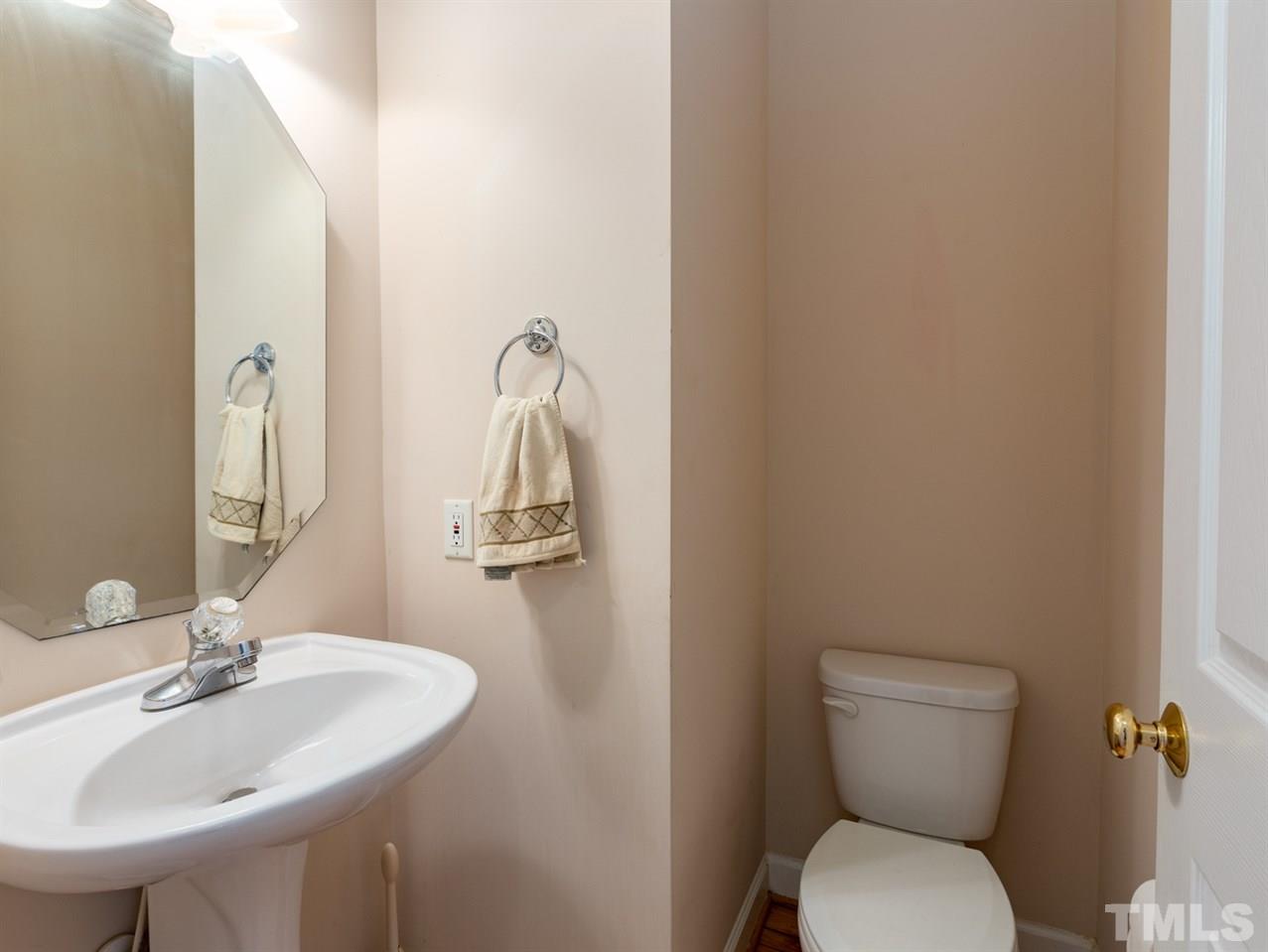 1102 Banbury Woods Place Raleigh, NC 27607 - Photo 12 of 21 Gallery Image 12