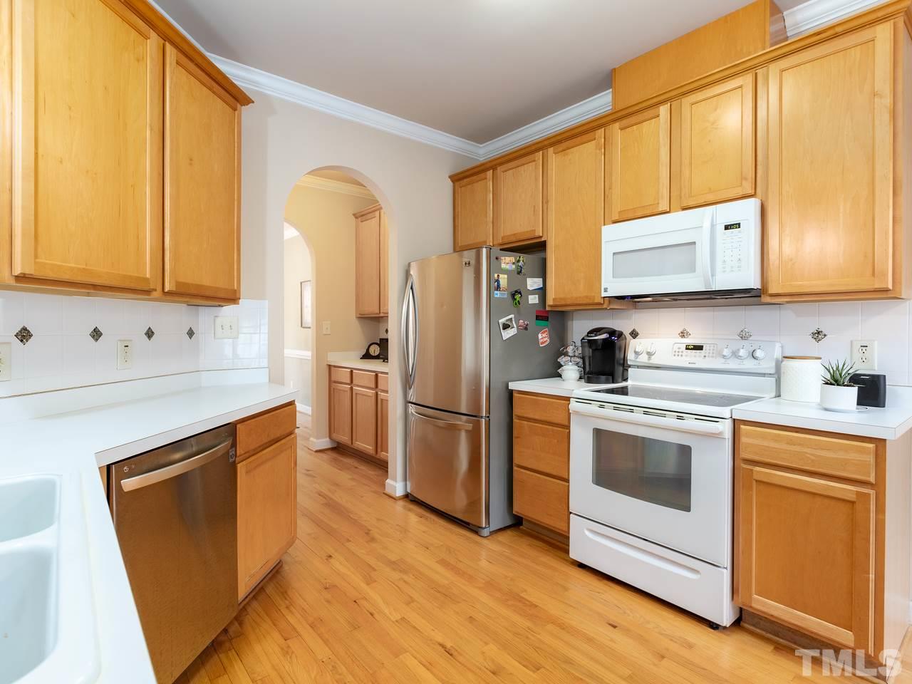 1102 Banbury Woods Place Raleigh, NC 27607 - Photo 9 of 21 Gallery Image 9
