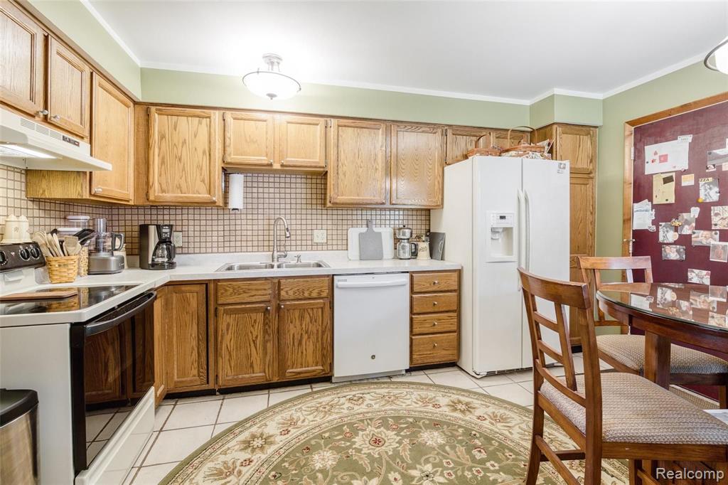 510 Tennyson, Unit 56 Rochester Hills, MI 48307 - Photo 5 of 30