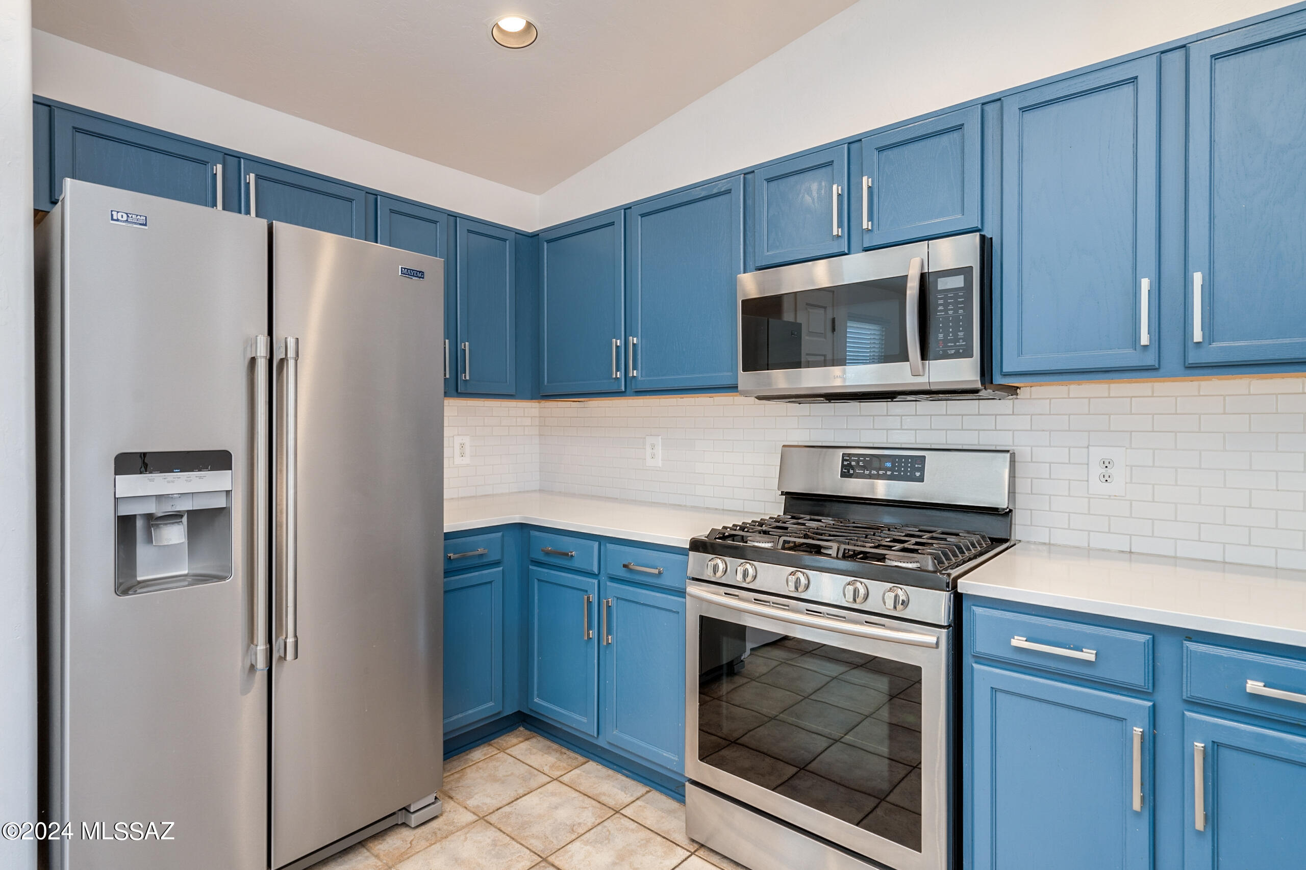 7704 South Meadow Spring Way Tucson, AZ 85747 - Photo 8 of 30