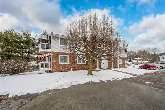 a street view with residential house