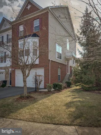 $3,000 | 42451 Magellan Square, Brambleton, VA 20148