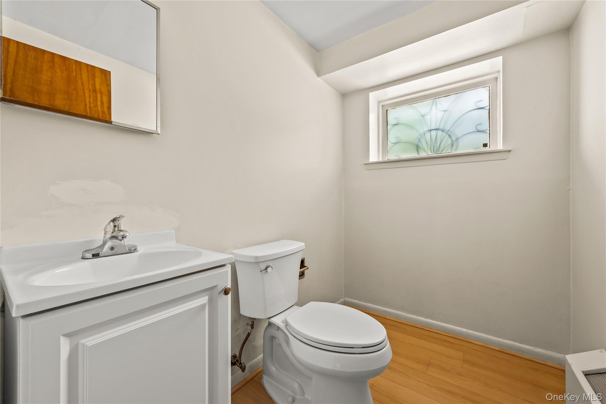 18 Dogwood Road Searingtown, NY 11507 - Photo 20 of 28 Half bath lower level